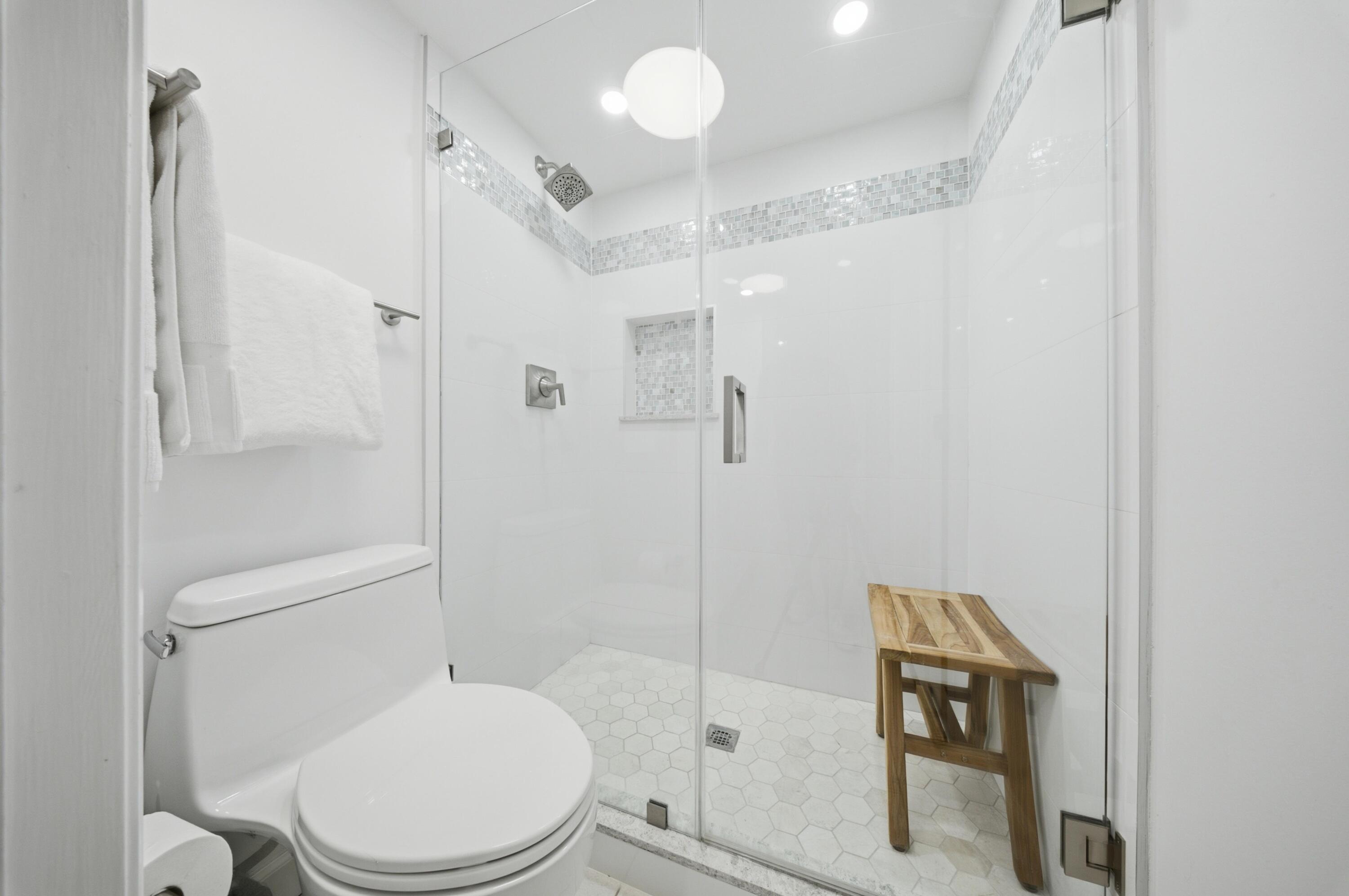 1001 W Ocean Drive 1-202 Property Photo 27