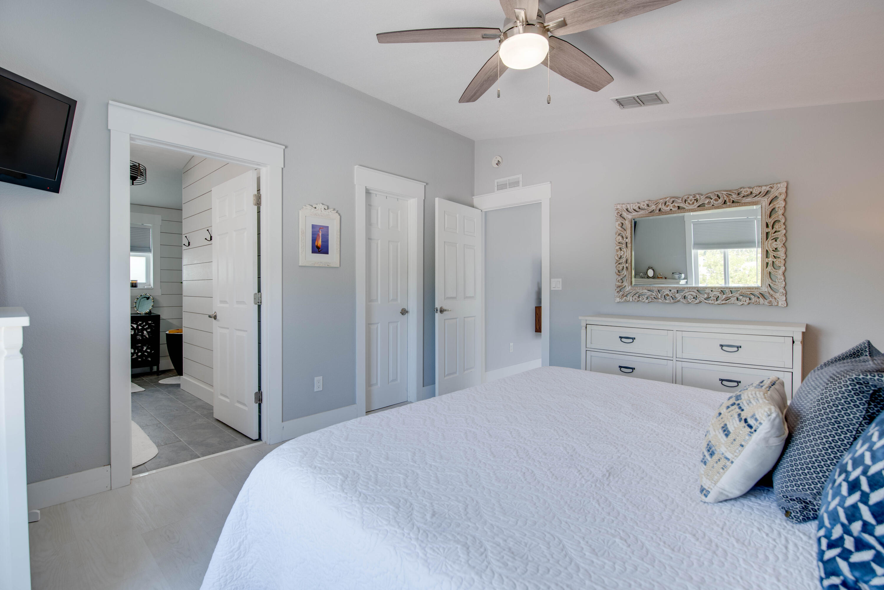 930 80th Street Property Photo 12