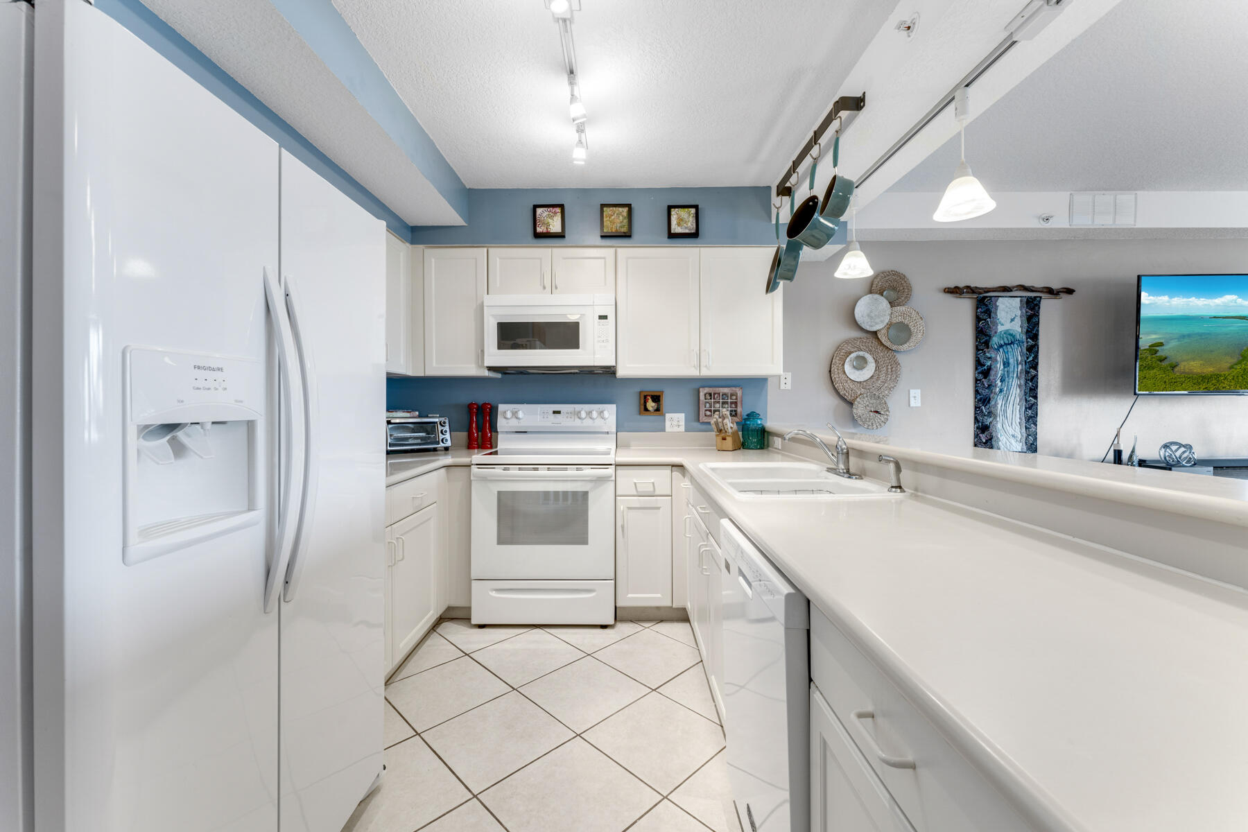 95 Coco Plum Drive 4b & Slip B-34 Property Photo 18