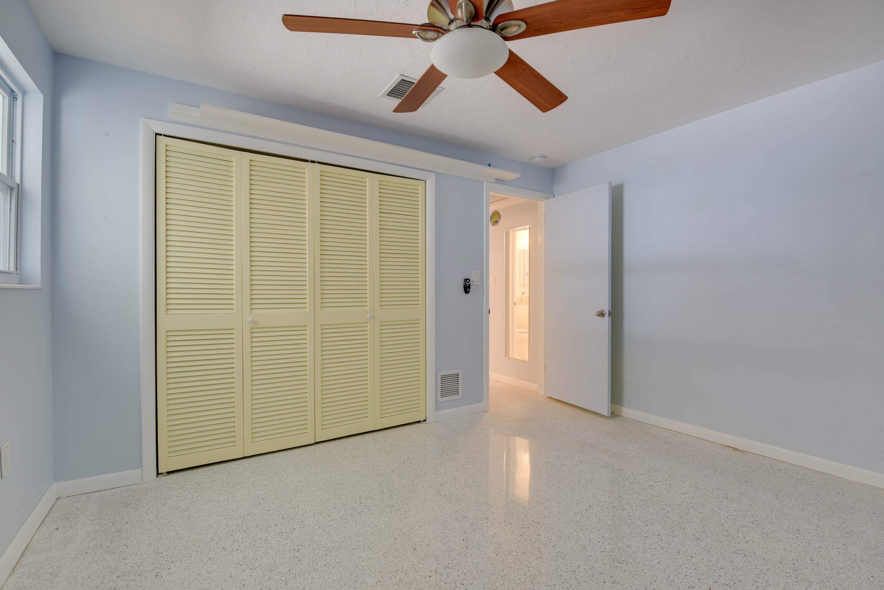 466 W Shore Drive Property Photo 15