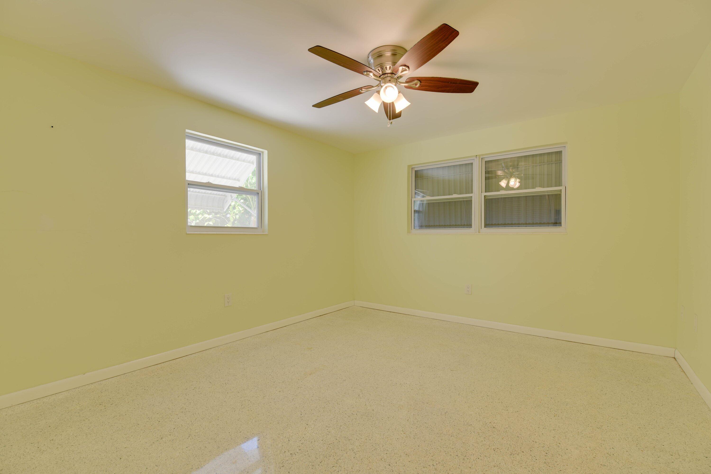 466 W Shore Drive Property Photo 17