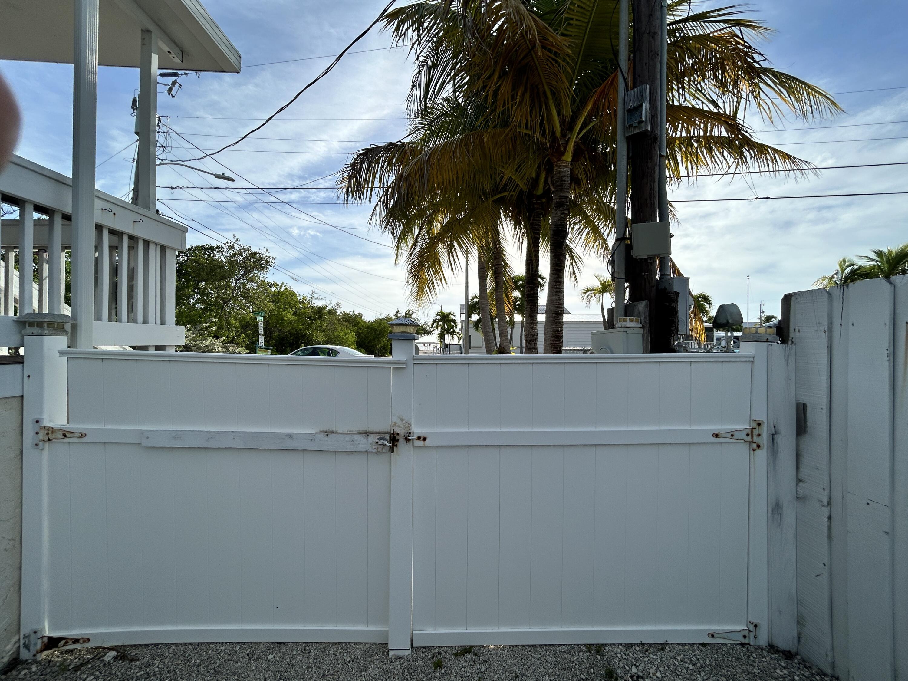 100 Sunset Lane Property Photo 3