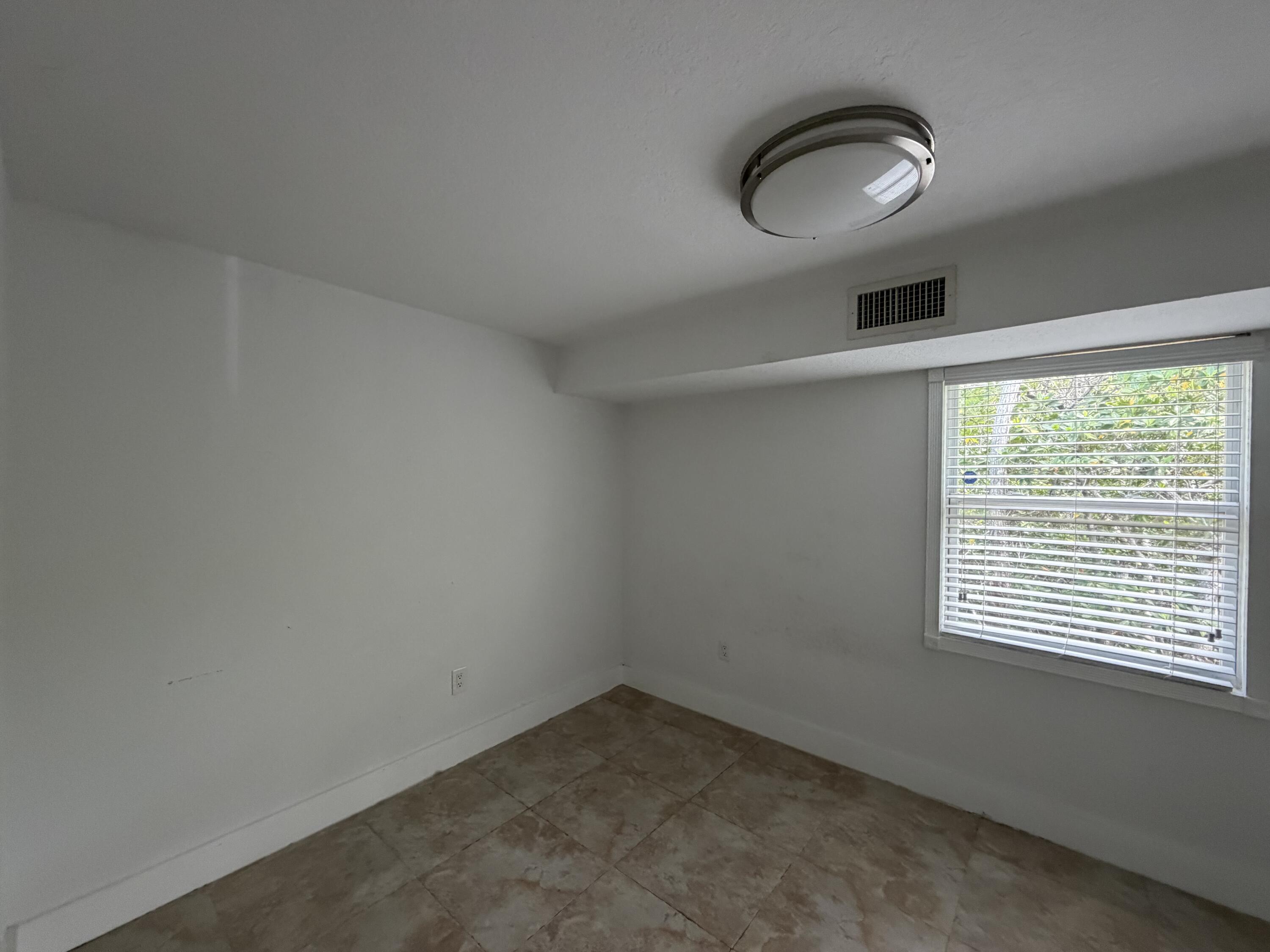 100 Sunset Lane Property Photo 8