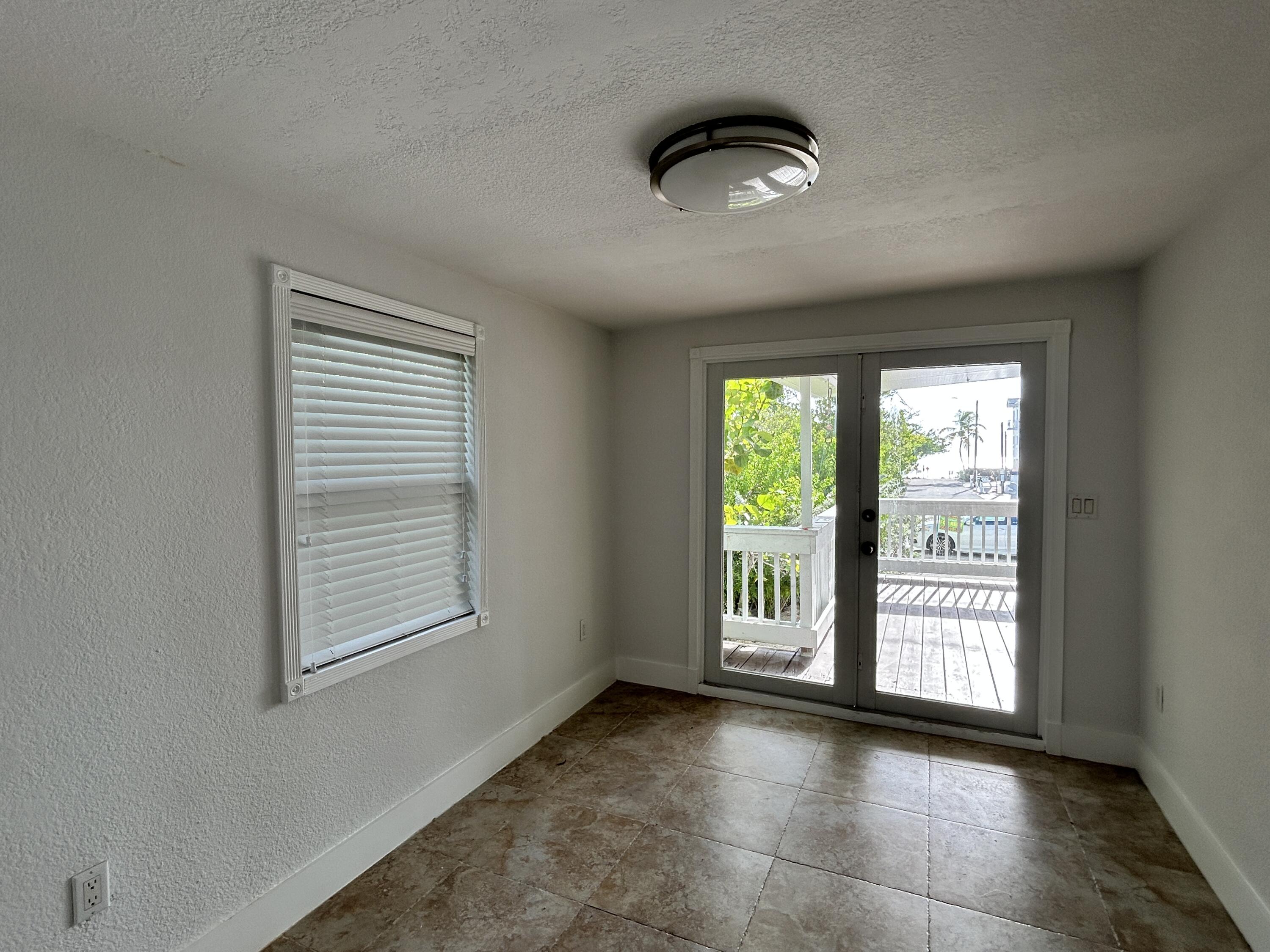 100 Sunset Lane Property Photo 15