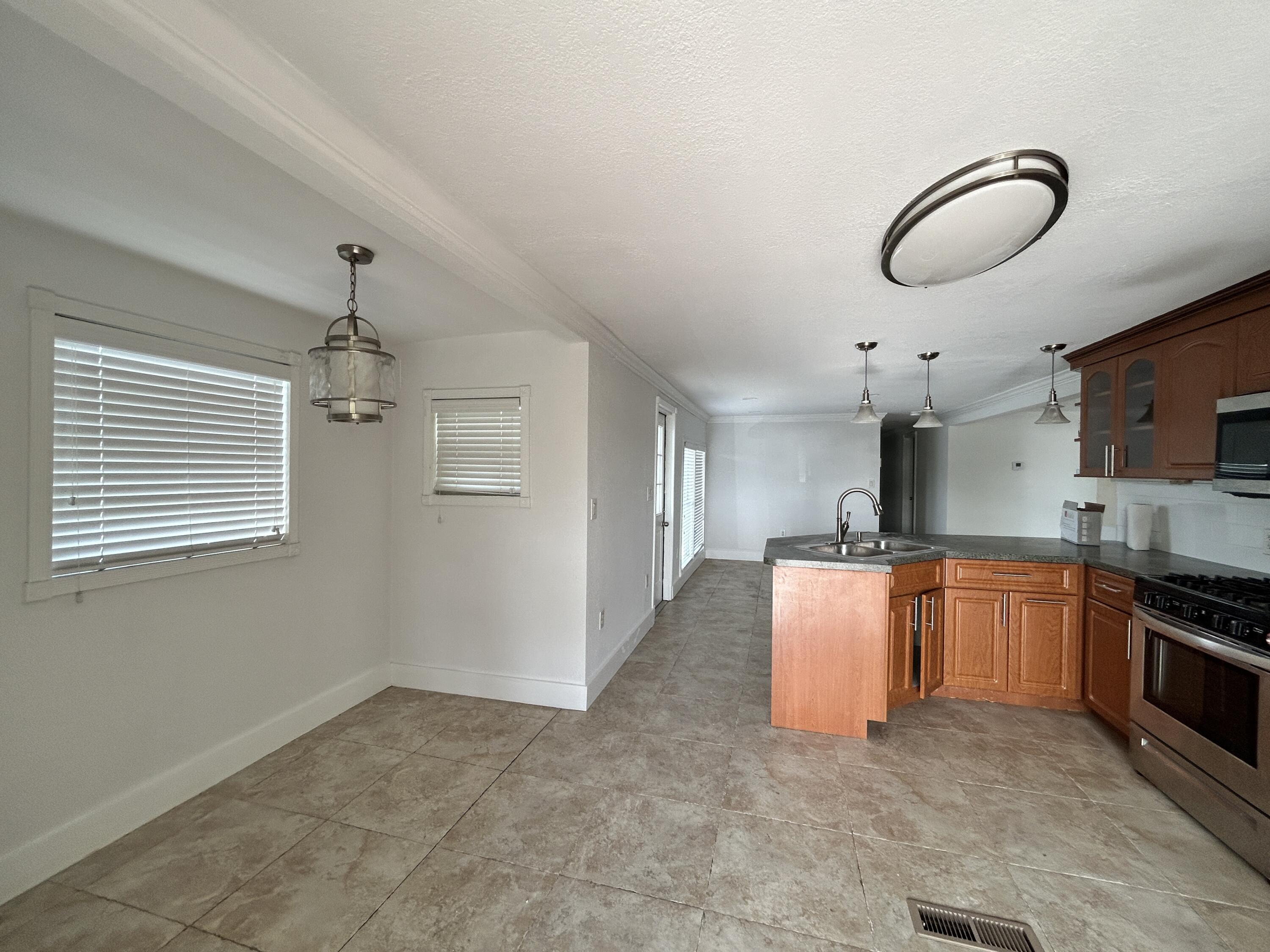 100 Sunset Lane Property Photo 18