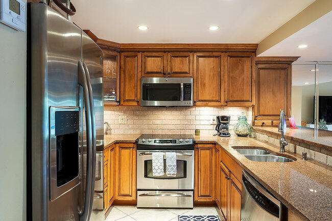96000 Overseas Highway Apt D2 Property Photo 5