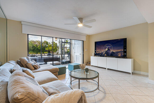 96000 Overseas Highway Apt D2 Property Photo 9