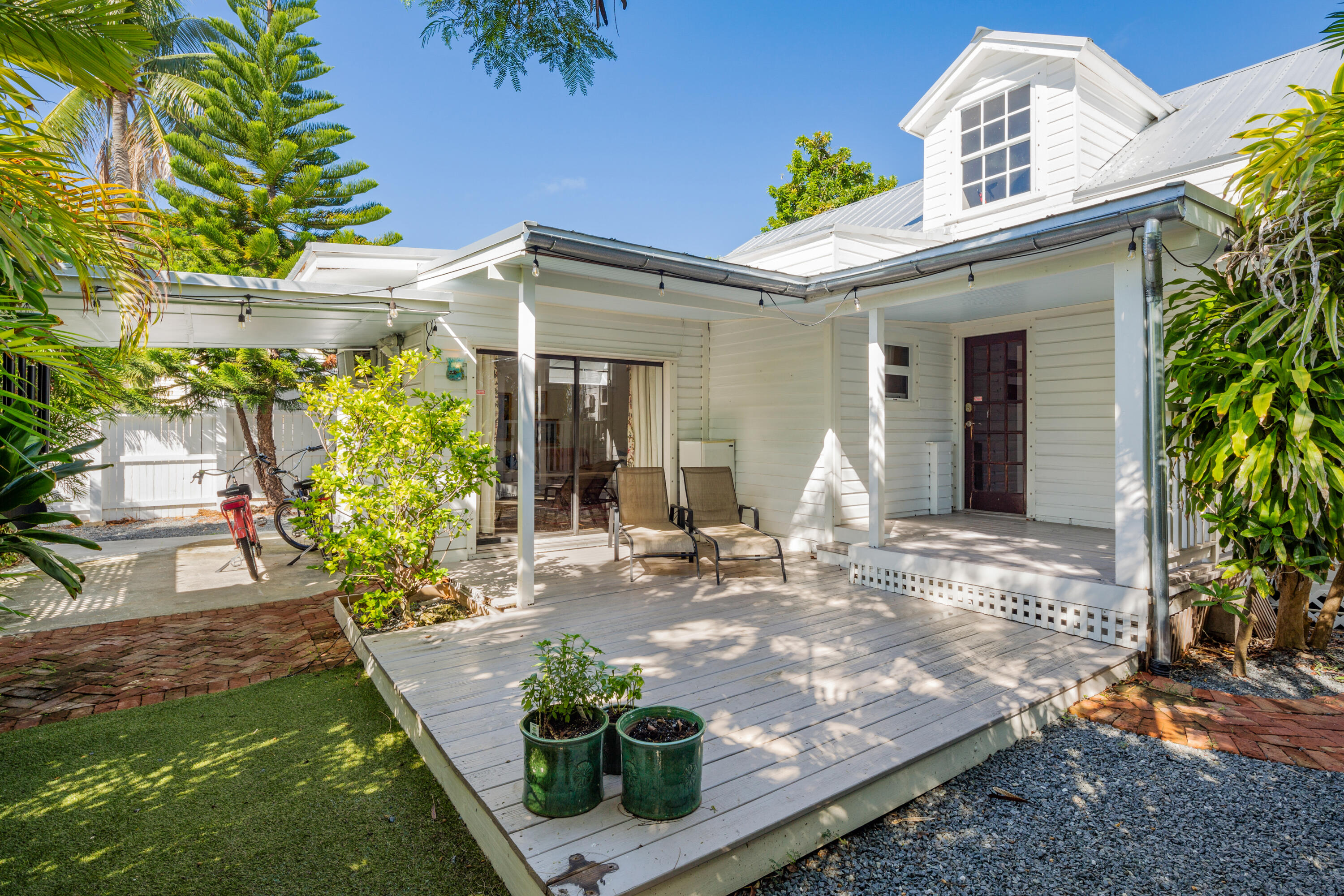 1124 Watson Street Property Photo 1