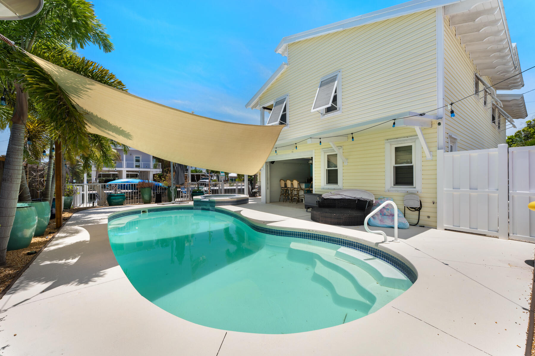 11563 4th Avenue Ocean Property Photo 1