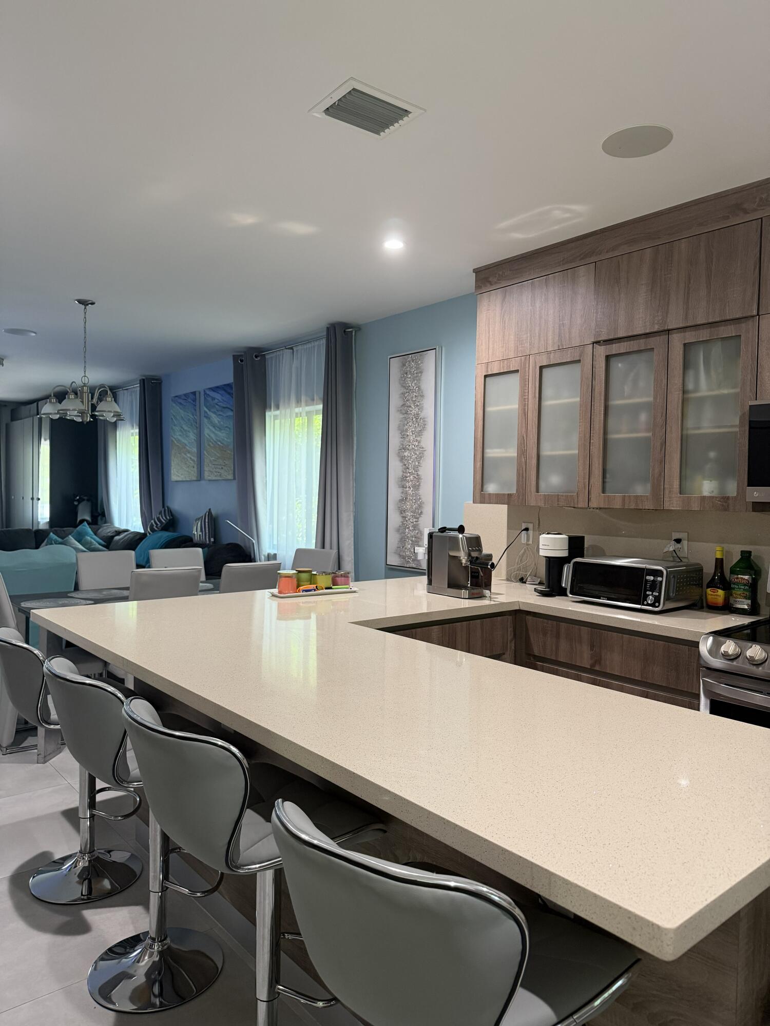 106 S Bay Harbor Drive Property Photo 4