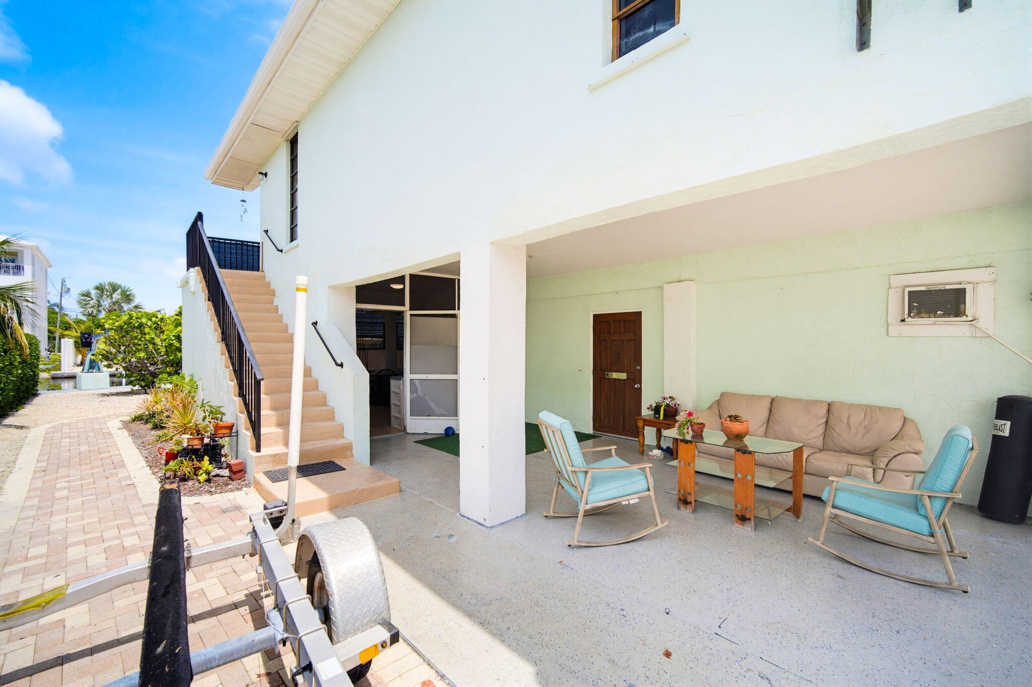 629 Powell Avenue Property Photo 8