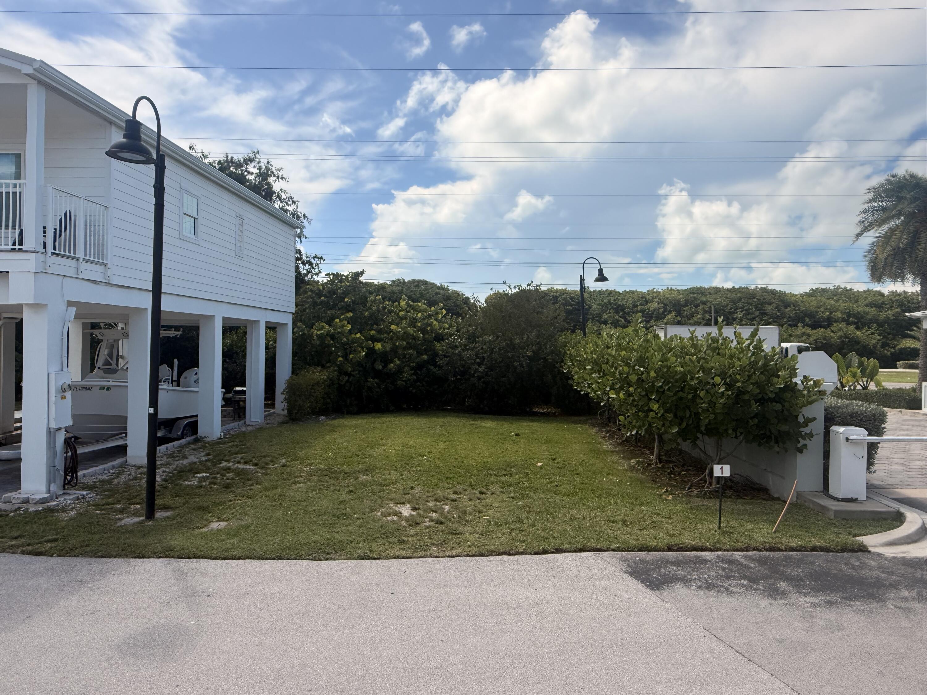 94825 Overseas Highway 1 Property Photo 1