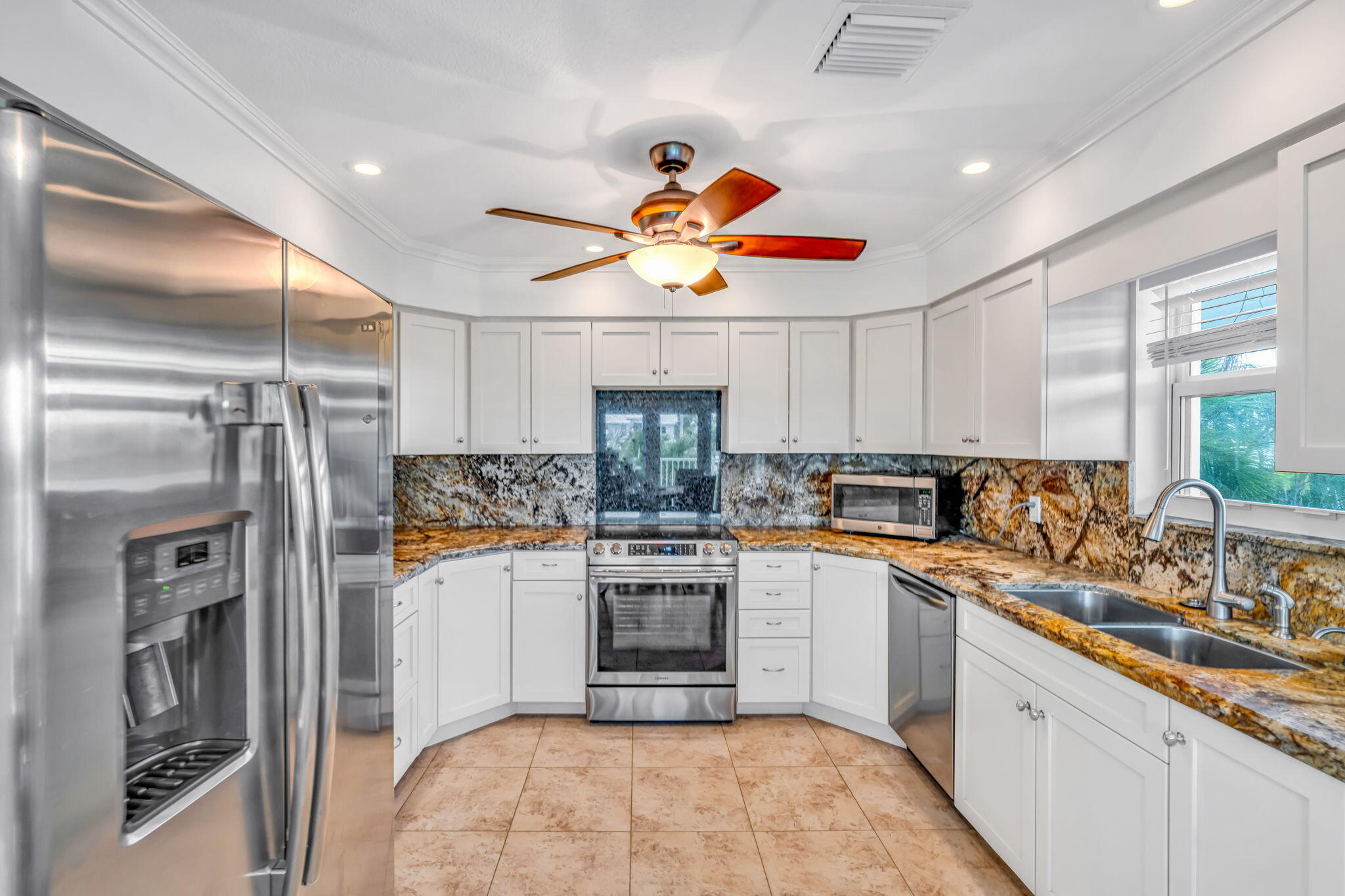 581 10th Street Property Photo 8
