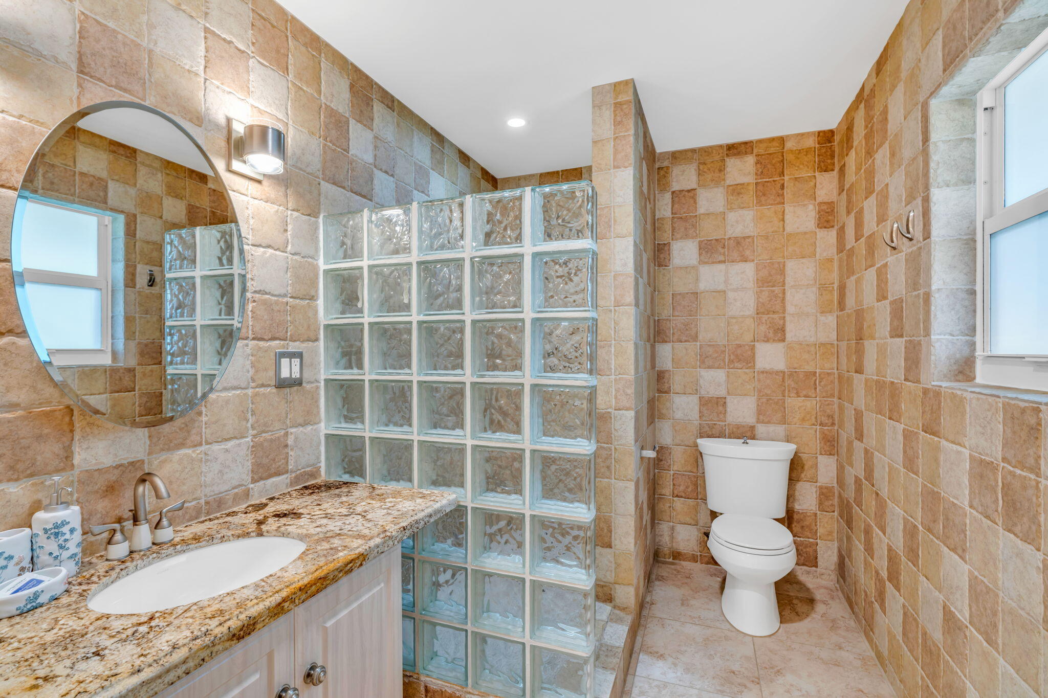 581 10th Street Property Photo 14