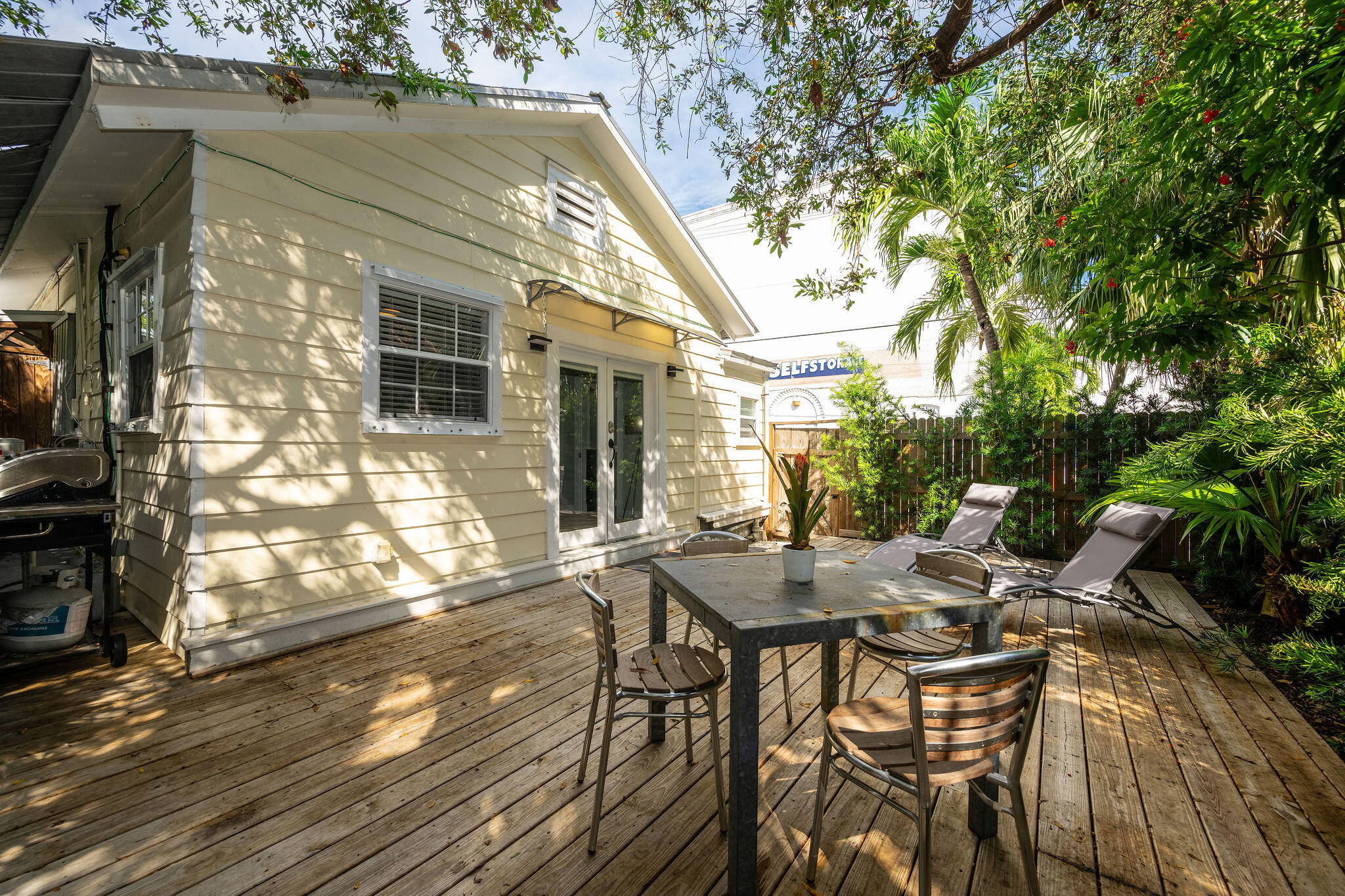 1126 Grinnell Street Property Photo 3