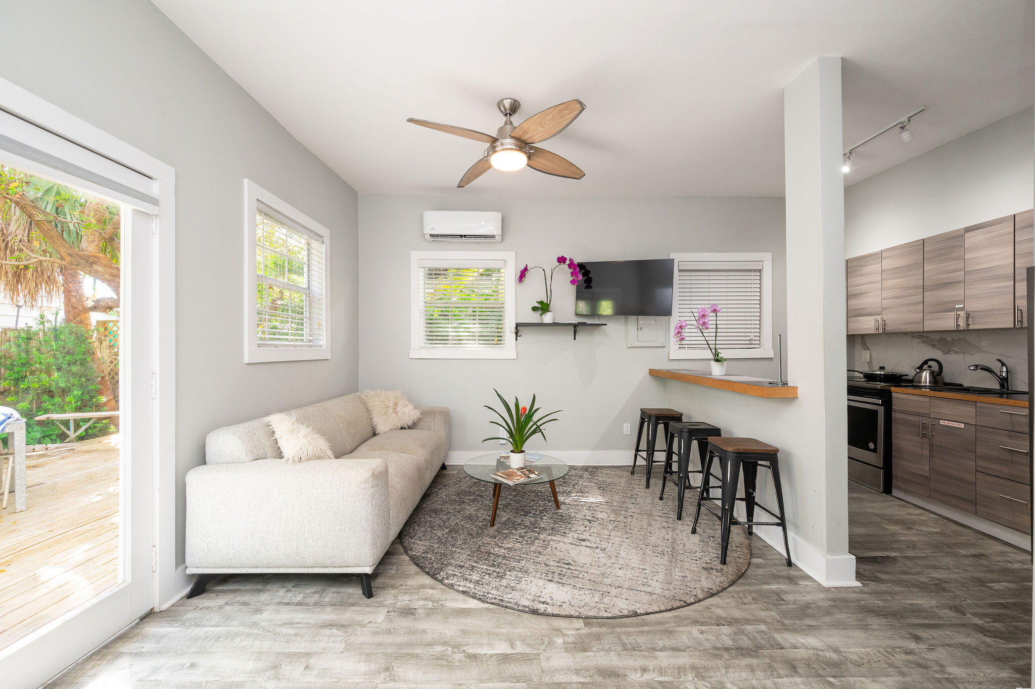 1126 Grinnell Street Property Photo 4