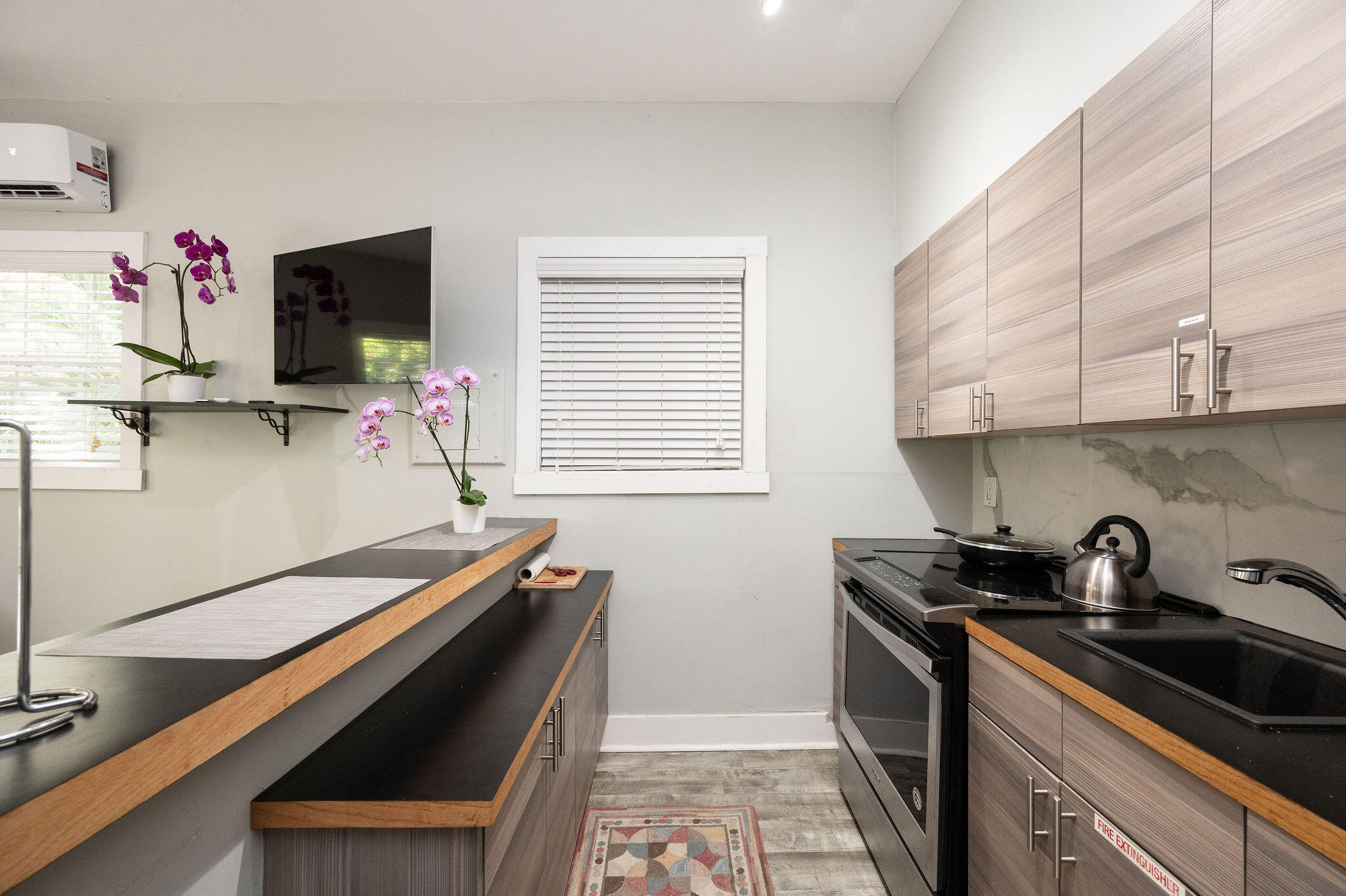 1126 Grinnell Street Property Photo 9