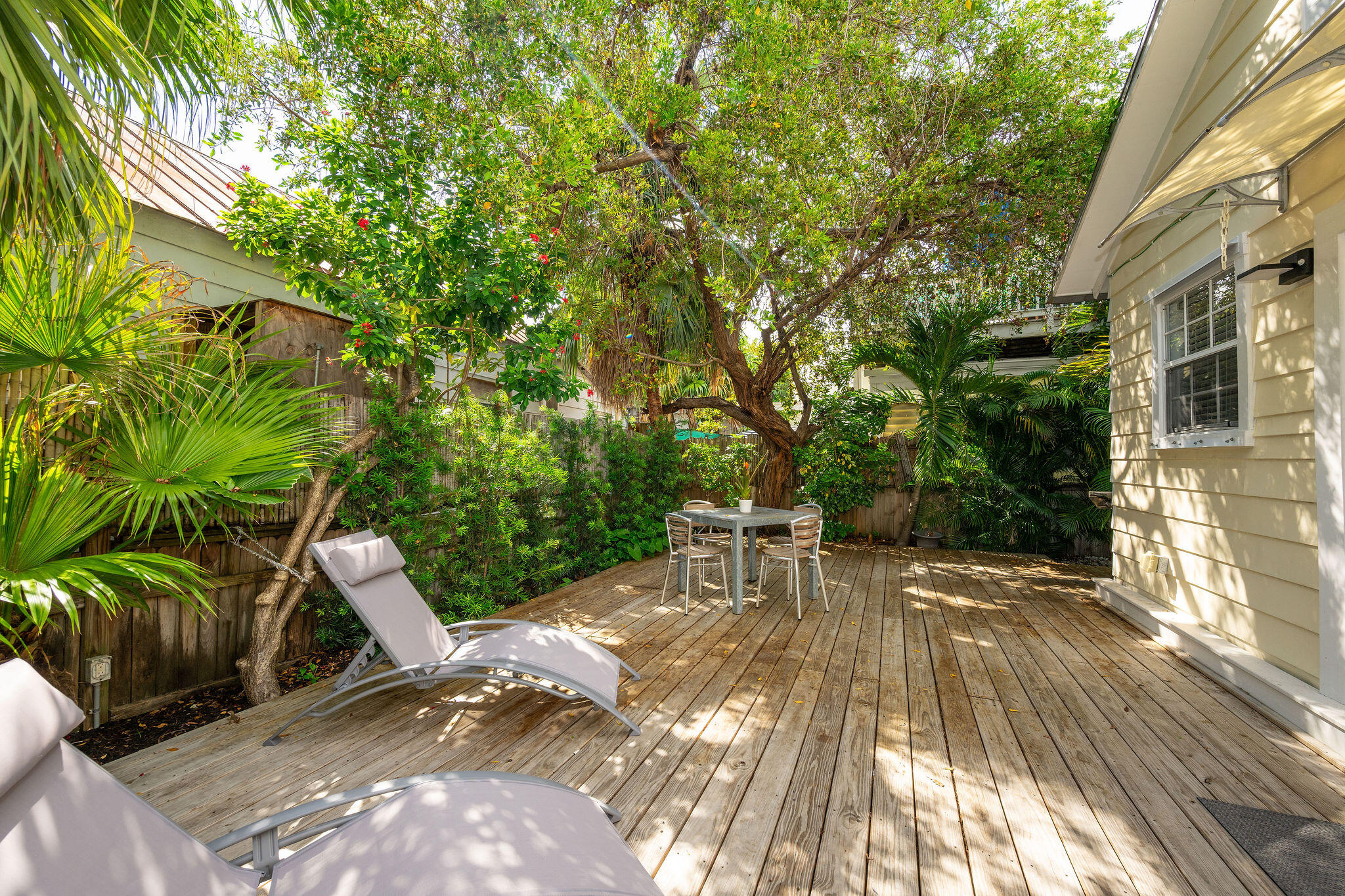1126 Grinnell Street Property Photo 28