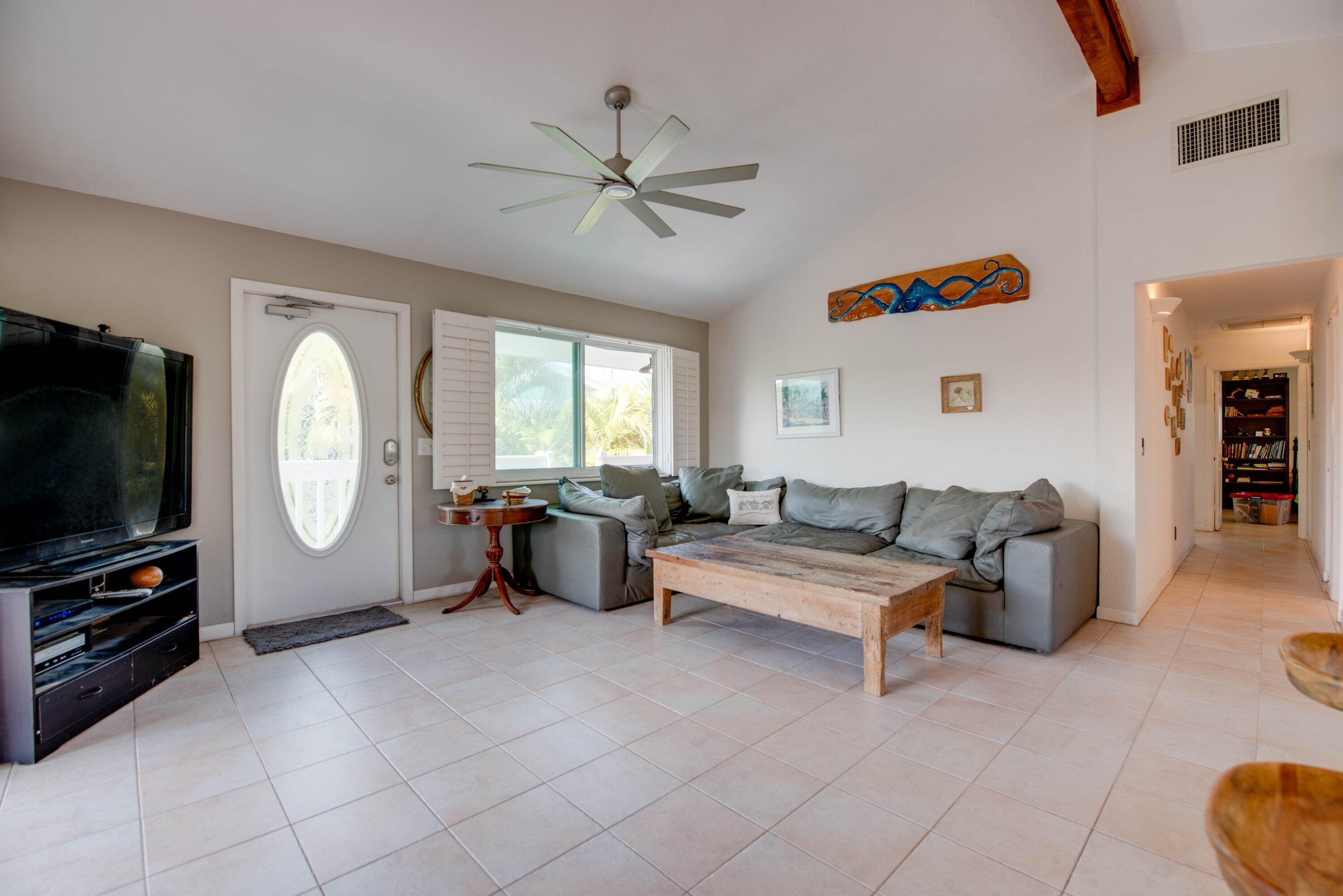 27426 Martinique Lane Property Photo 4