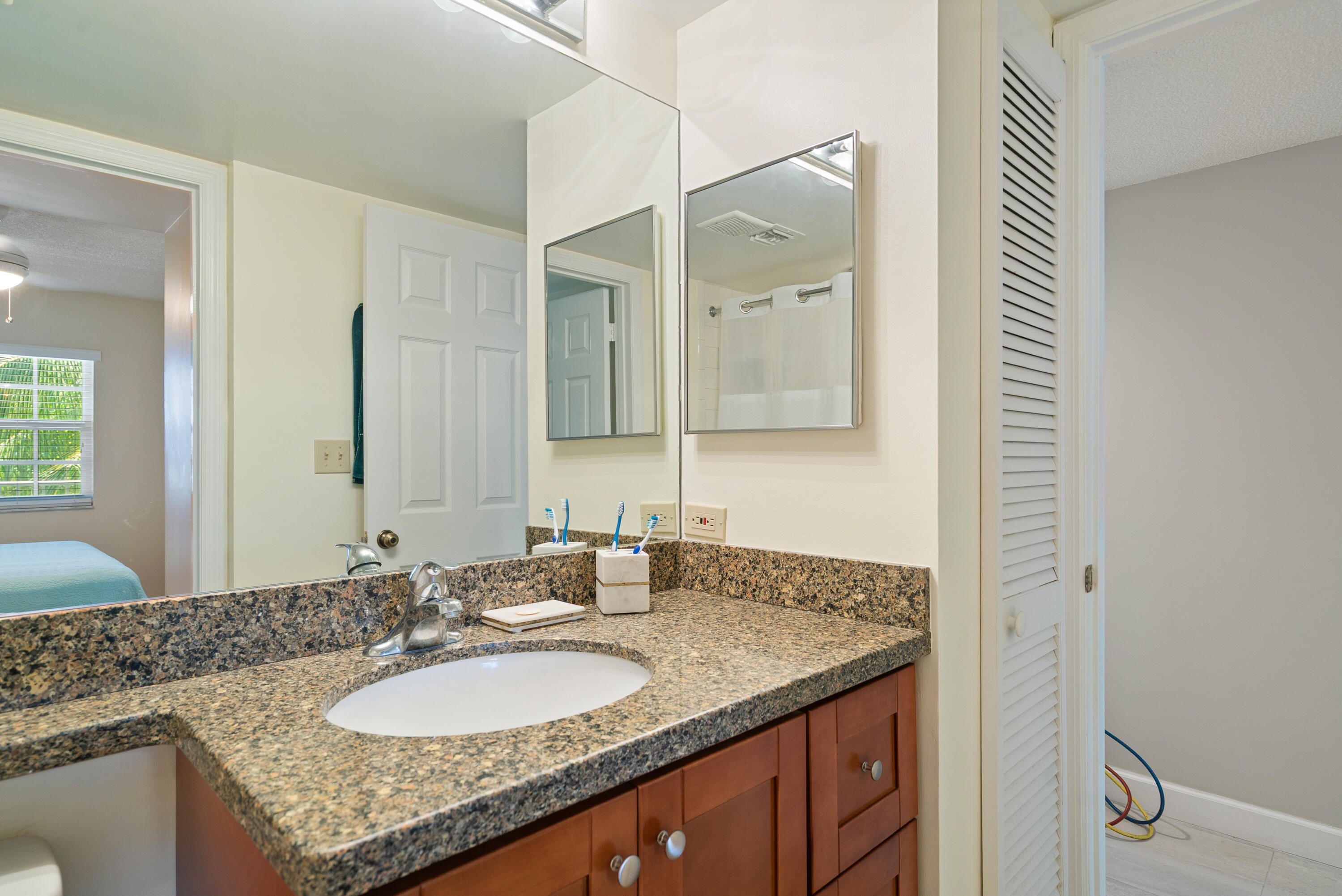 500 Burton Drive 2304 Property Photo 12