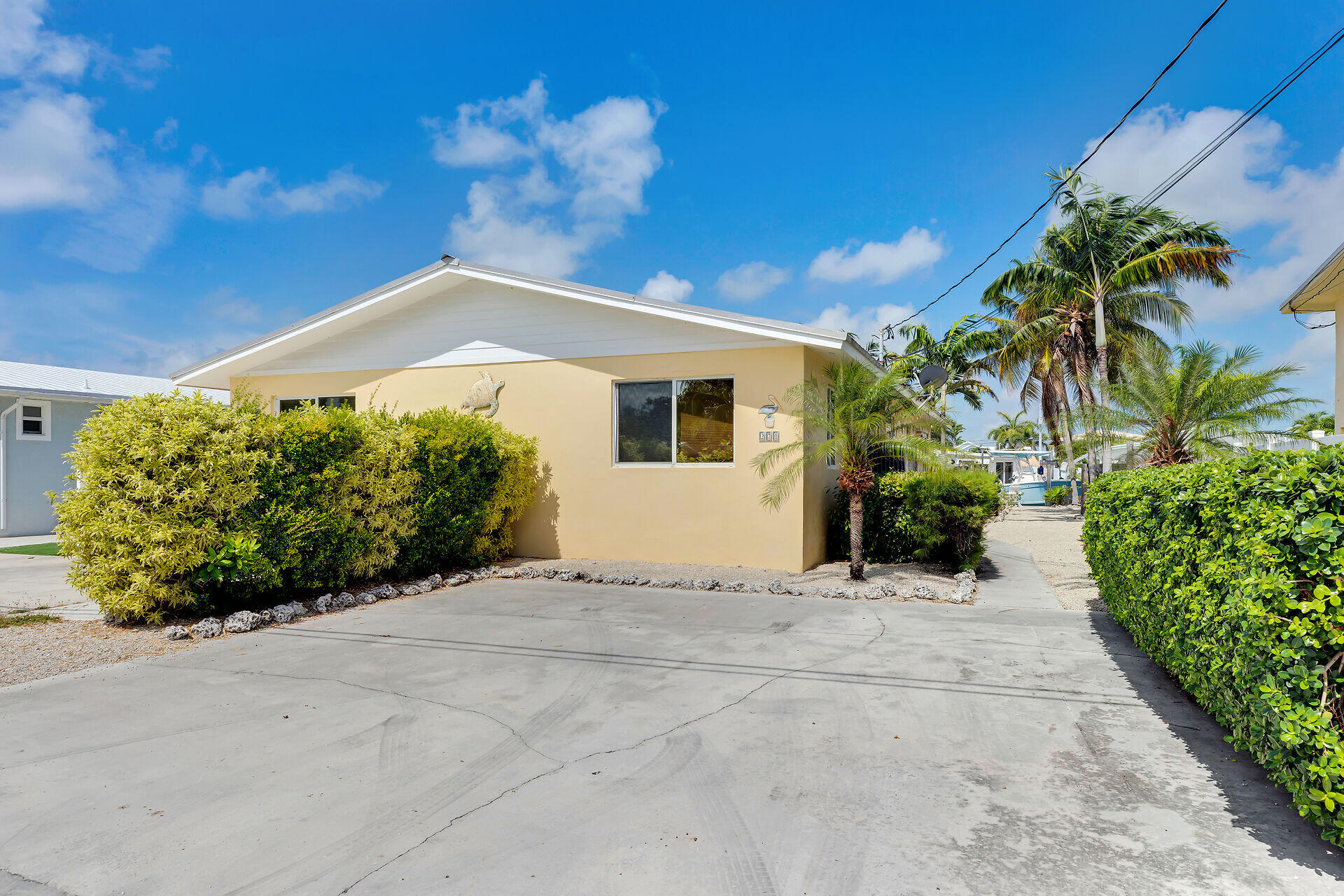 271 3rd Street Property Photo 4