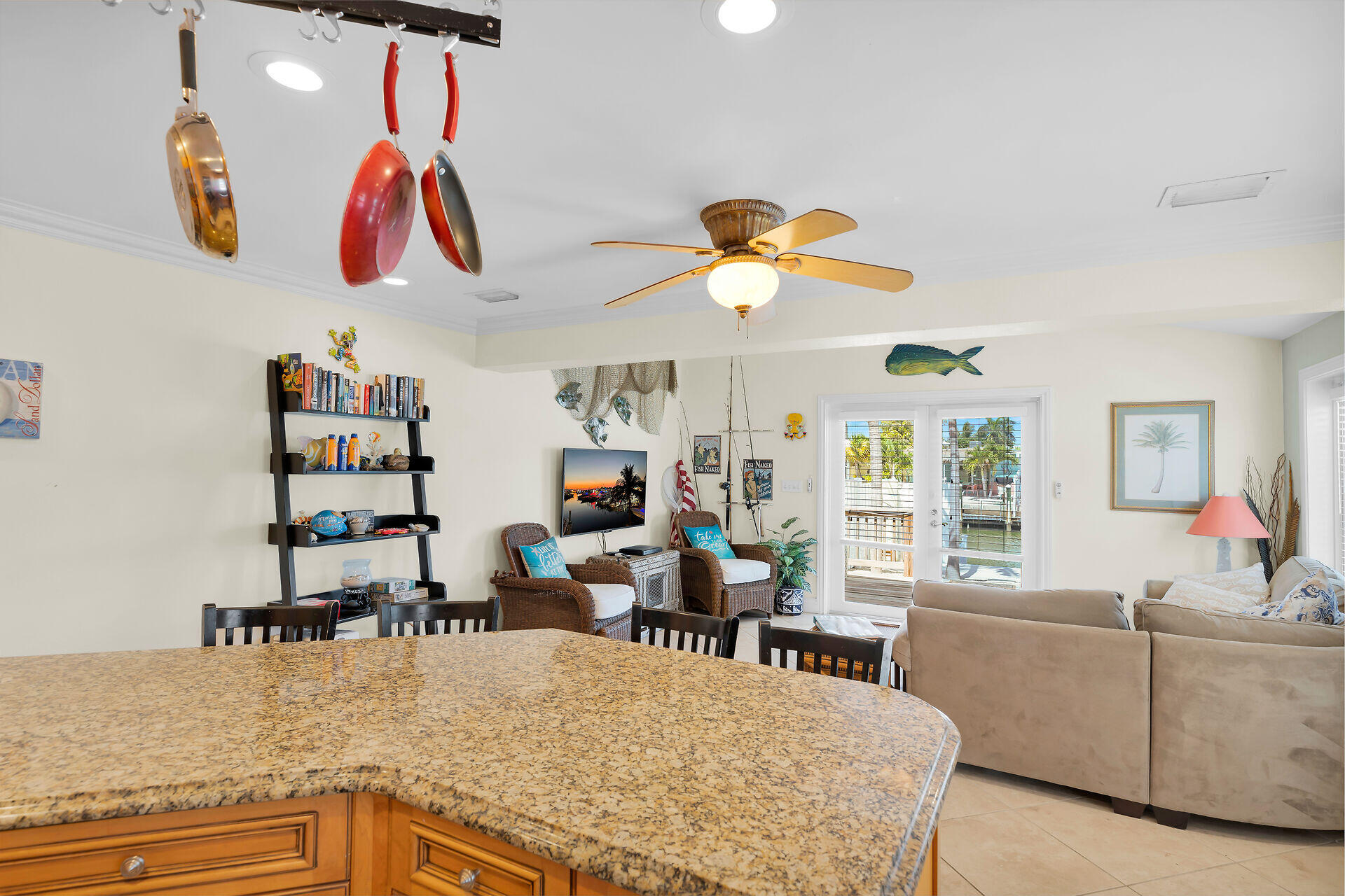 271 3rd Street Property Photo 6