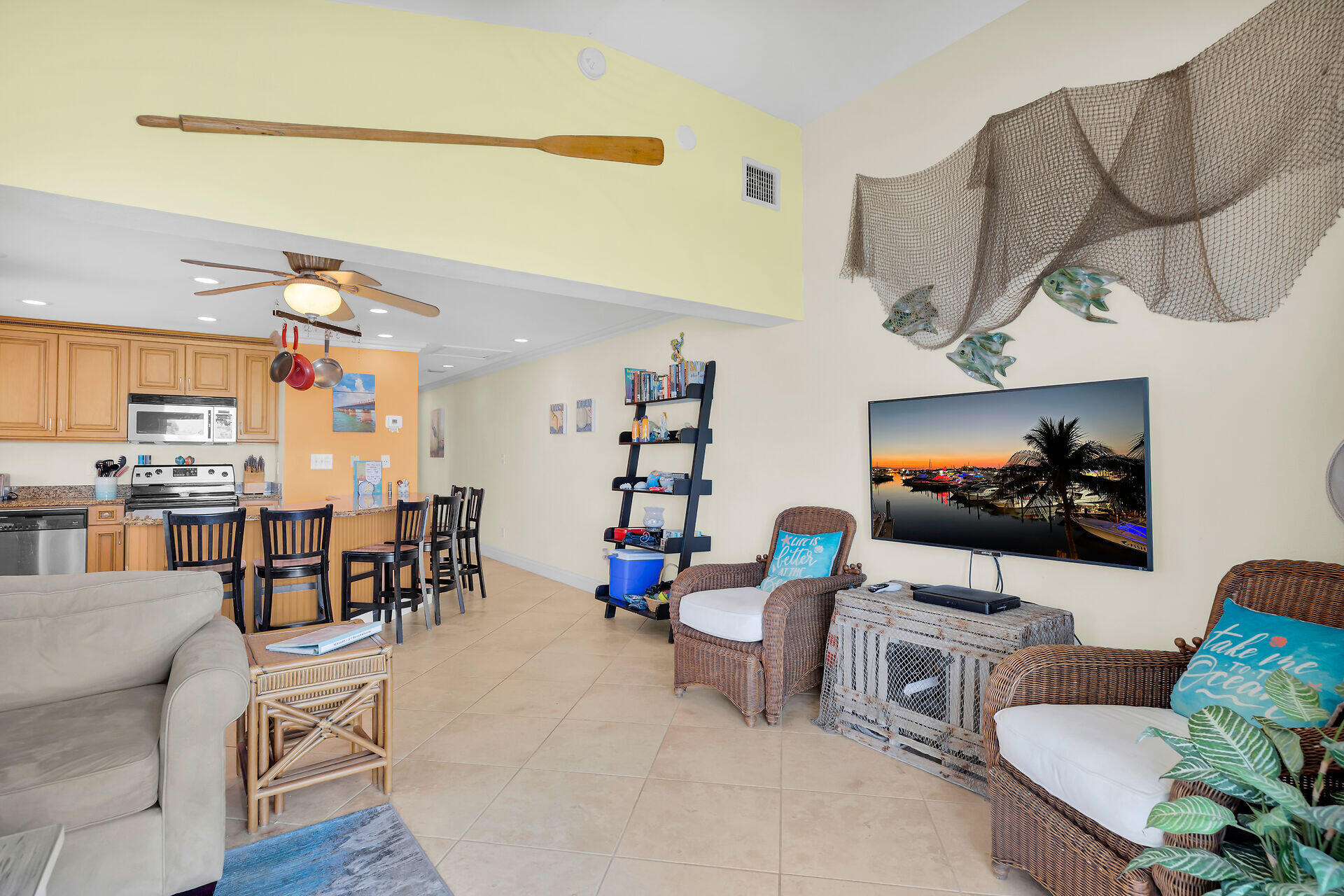 271 3rd Street Property Photo 10