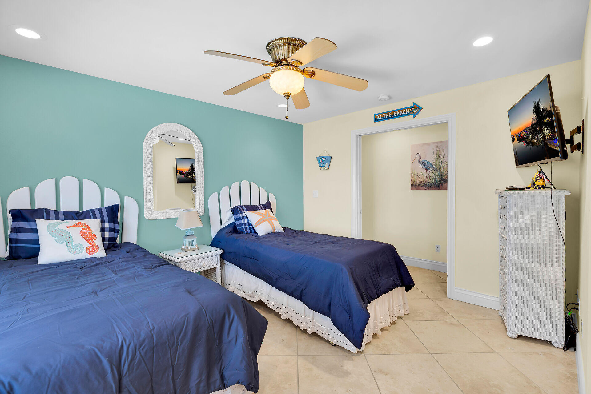 271 3rd Street Property Photo 14