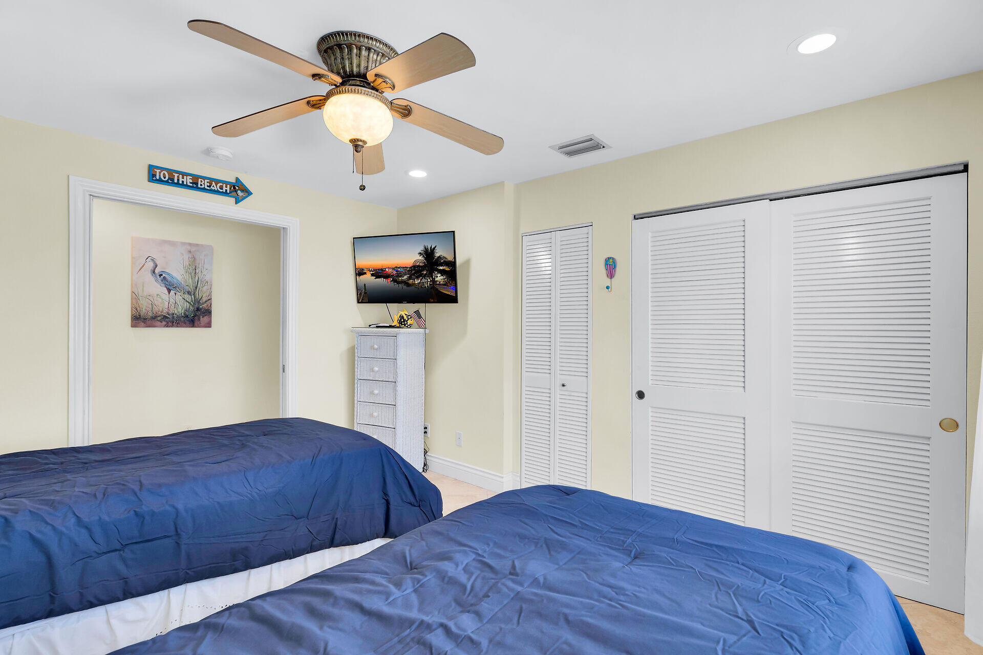 271 3rd Street Property Photo 15