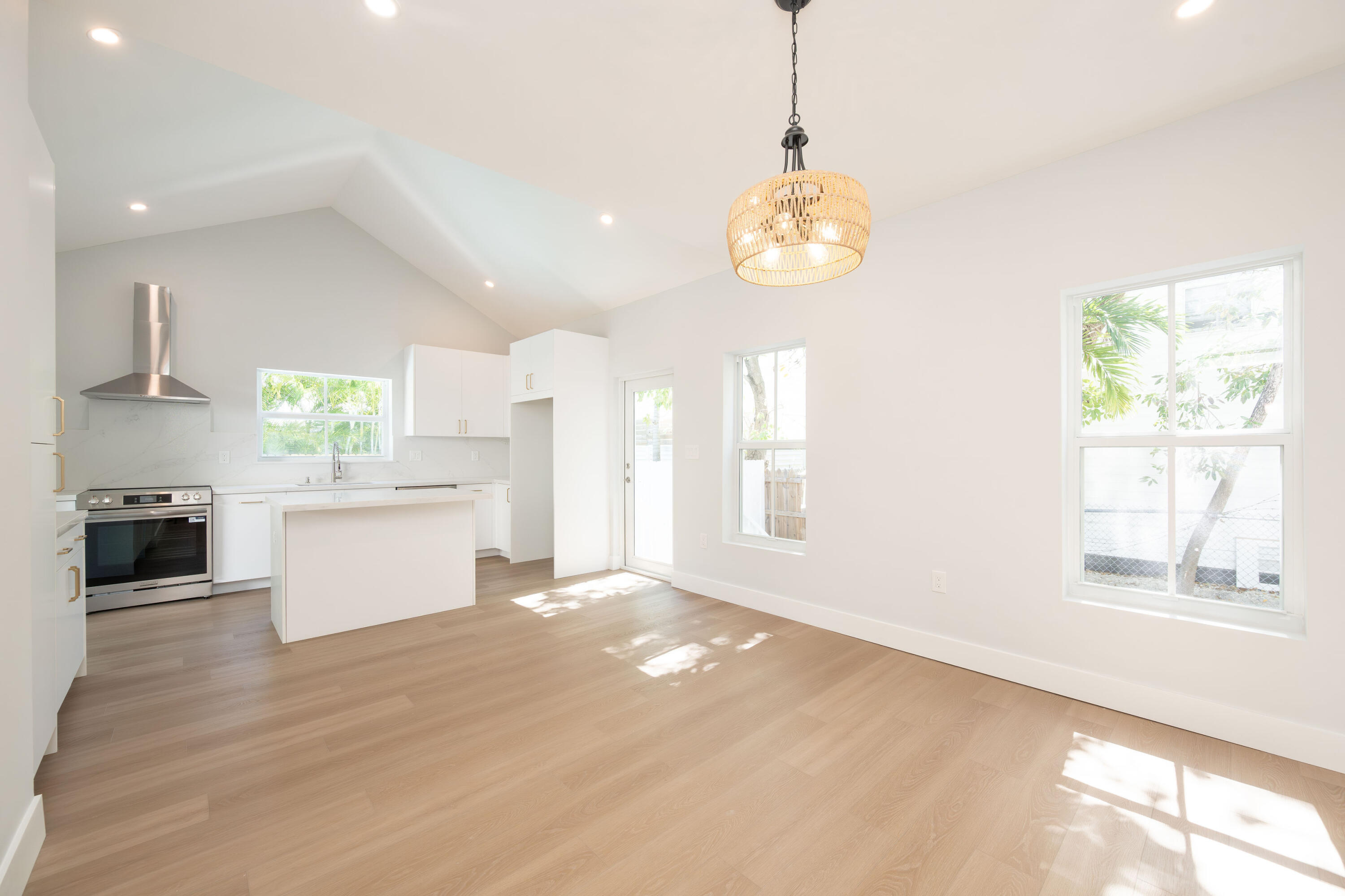 1315 William Street Property Photo 9