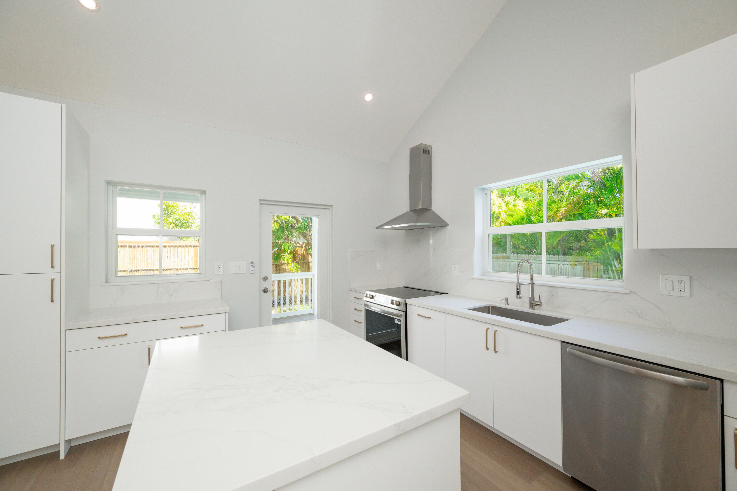 1315 William Street Property Photo 11