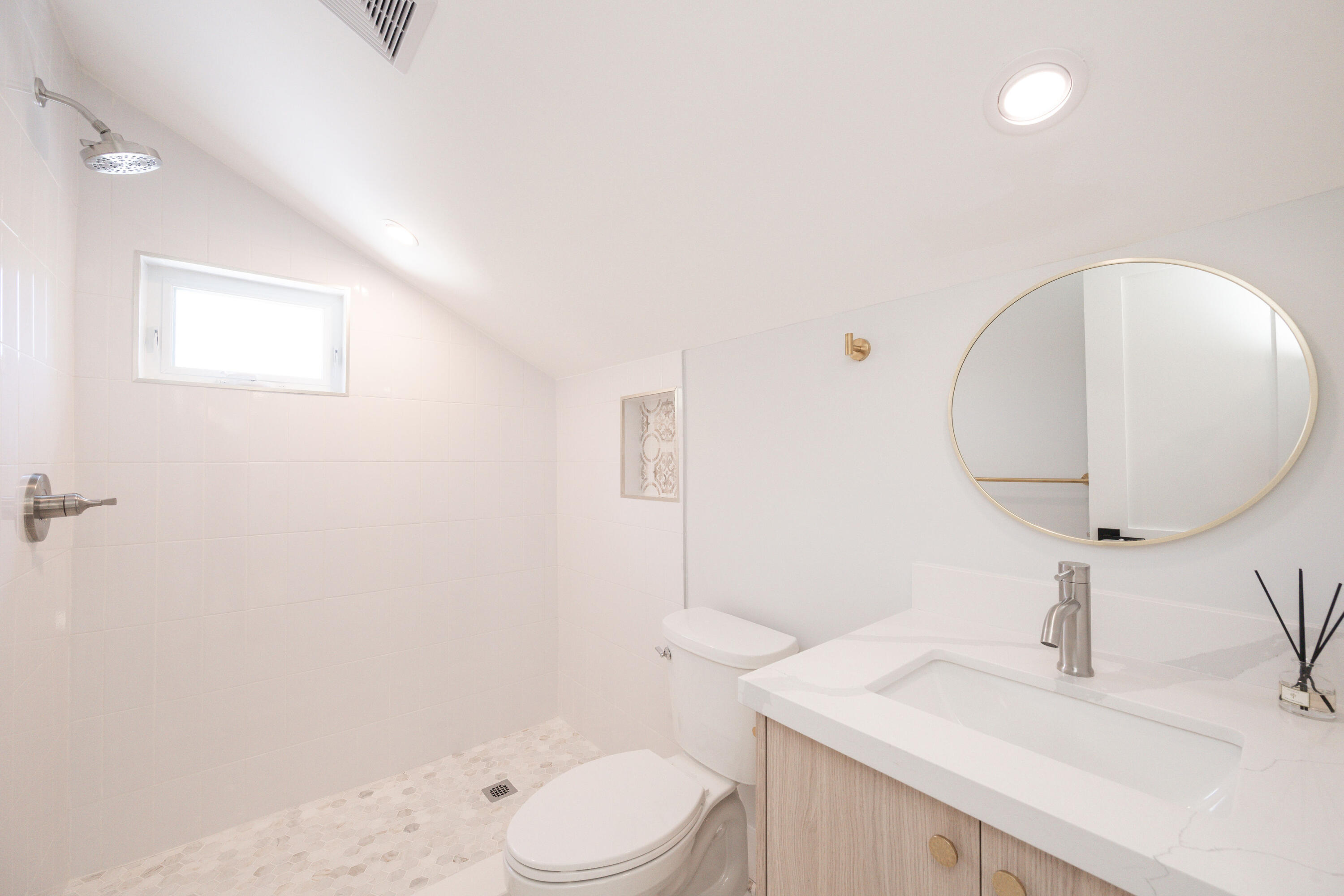 1315 William Street Property Photo 17