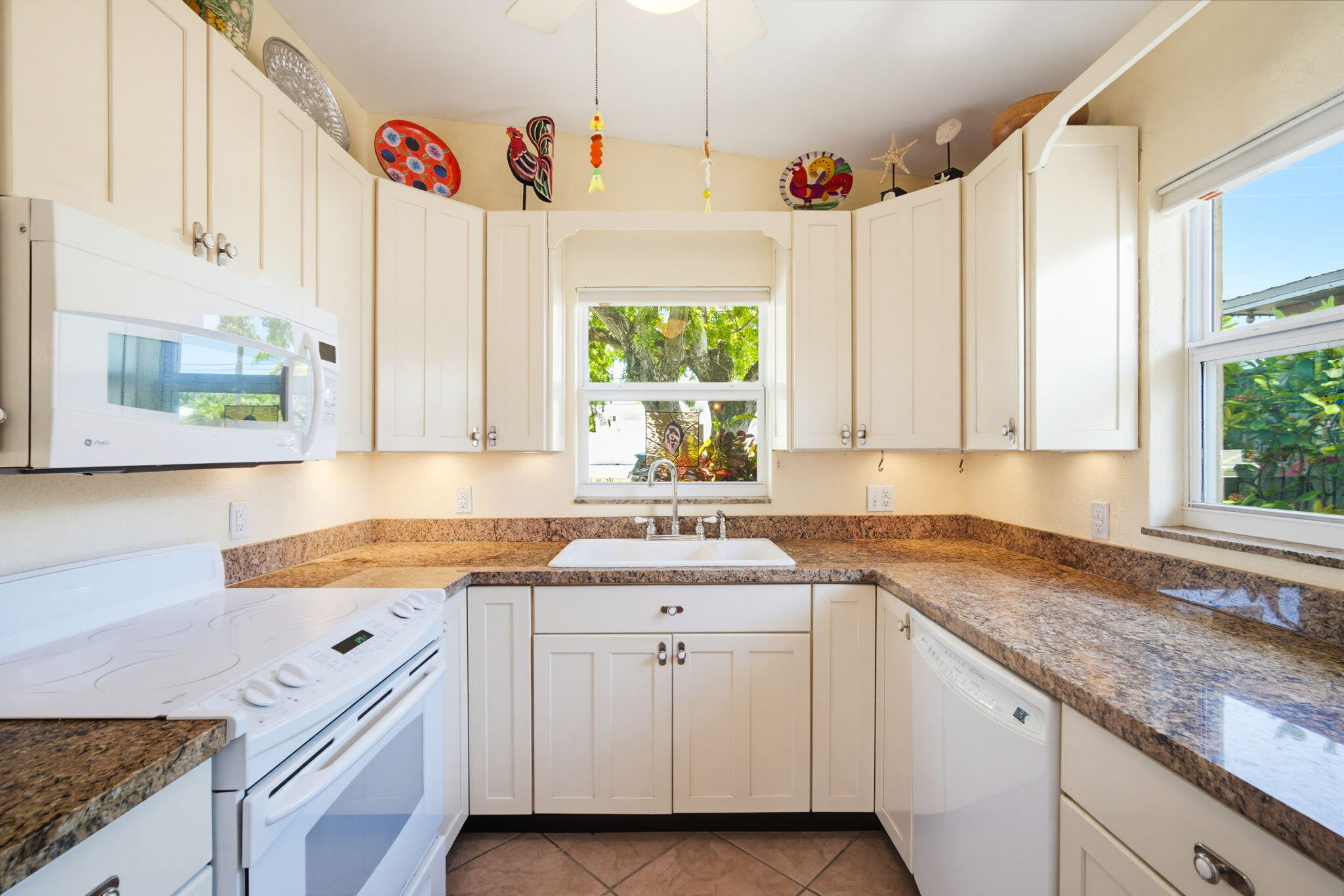 3715 Flagler Avenue Property Photo 11
