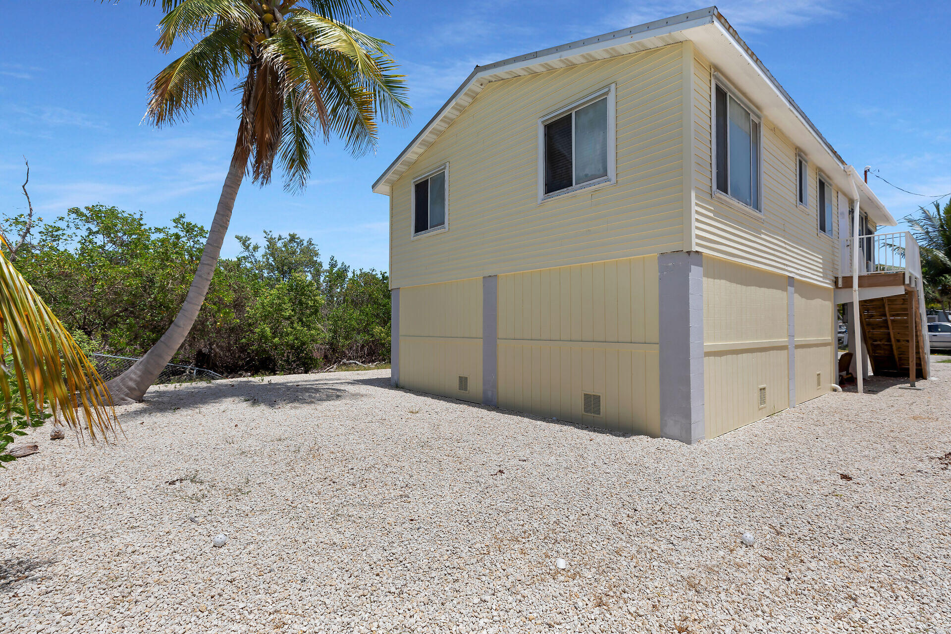 31179 Avenue H Property Photo 6
