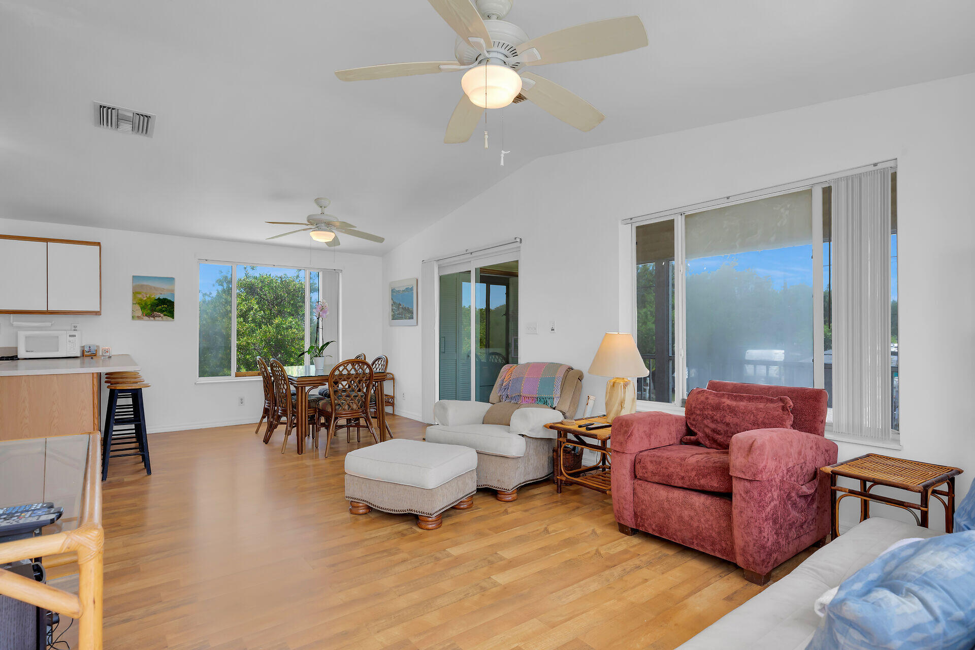 31179 Avenue H Property Photo 8