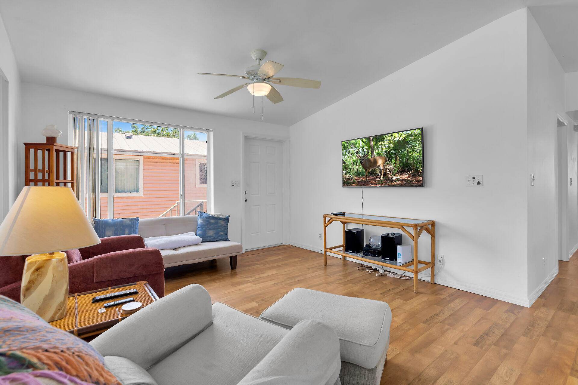 31179 Avenue H Property Photo 10