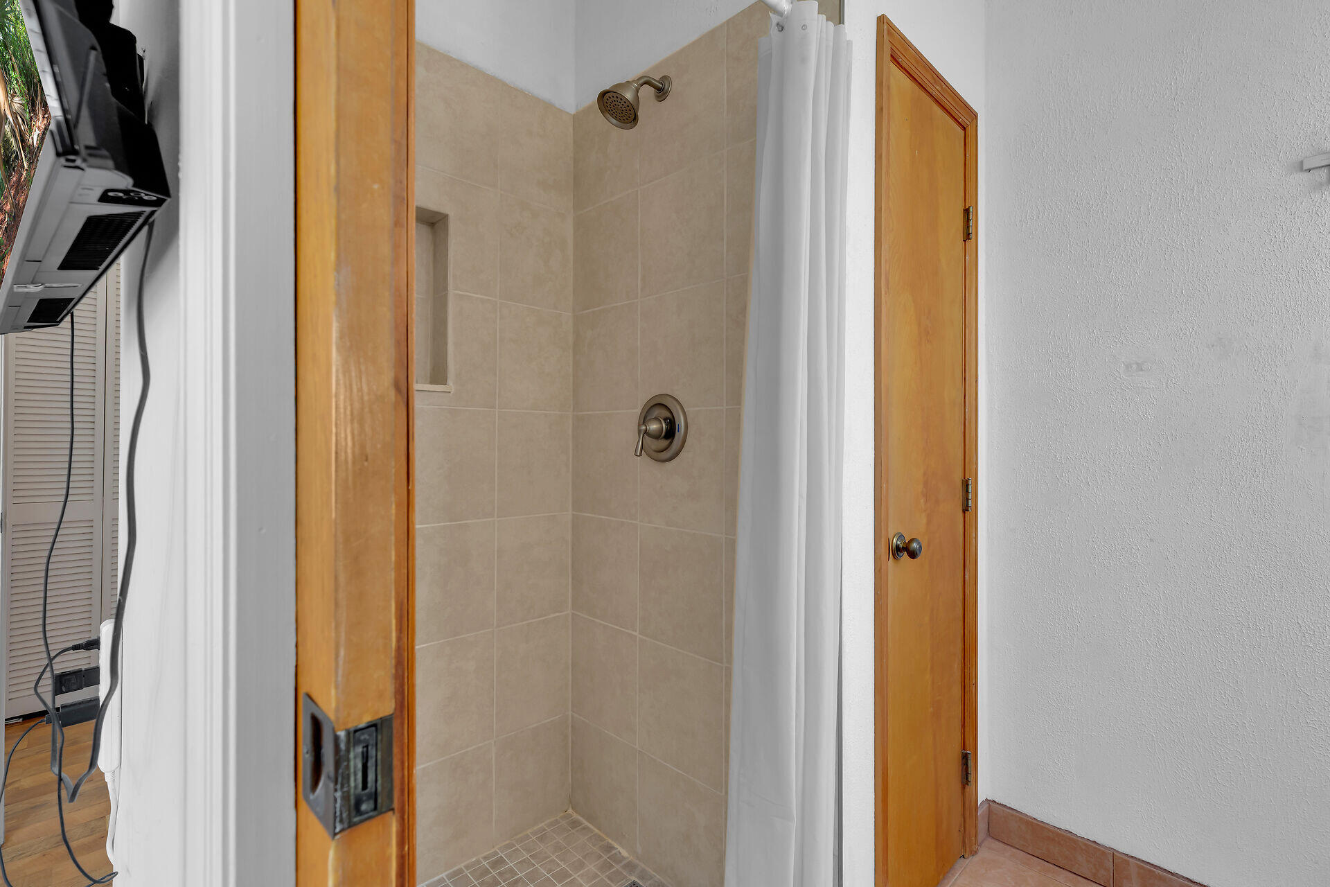 31179 Avenue H Property Photo 29