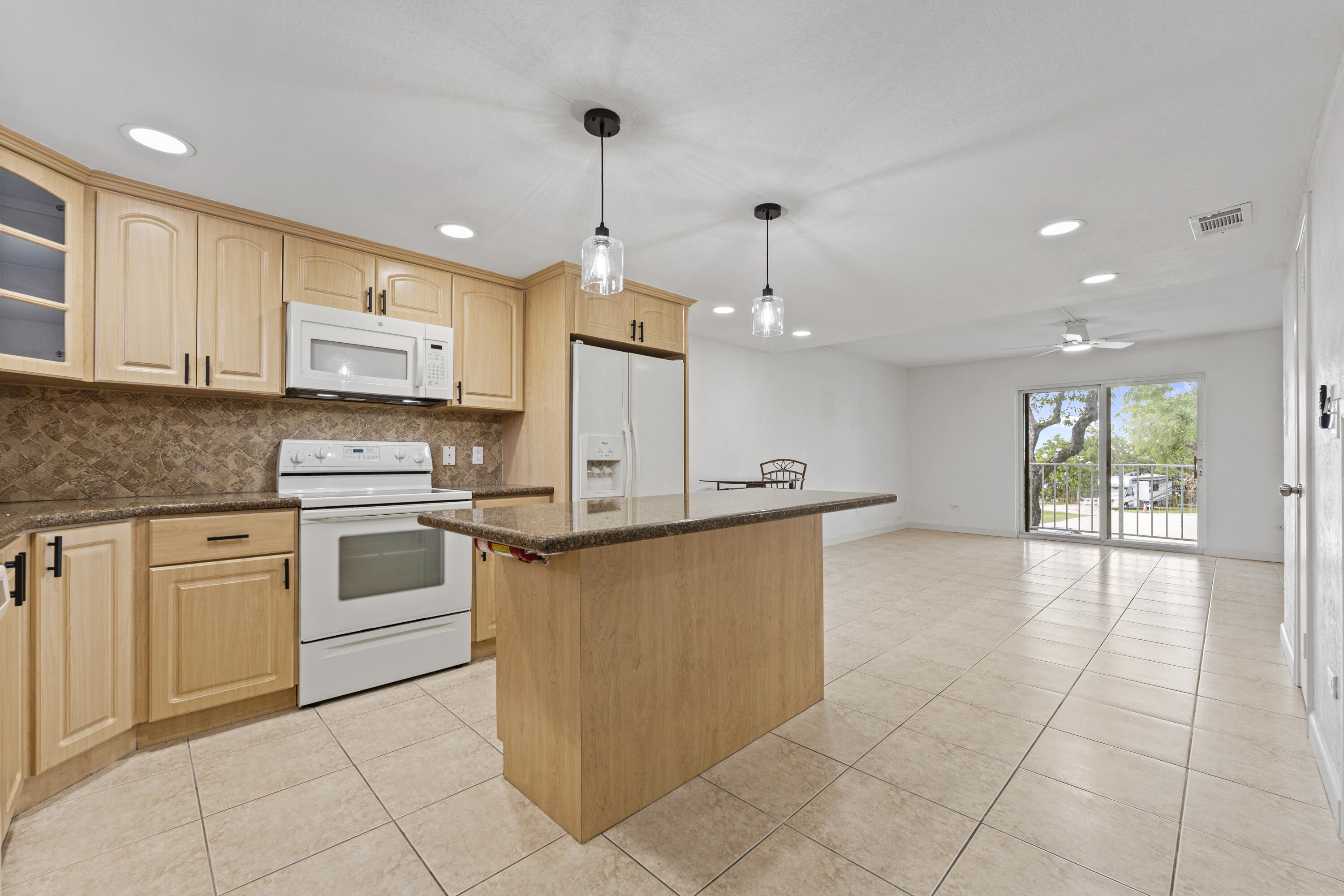 92550 Overseas Highway Apt 214 Property Photo 19