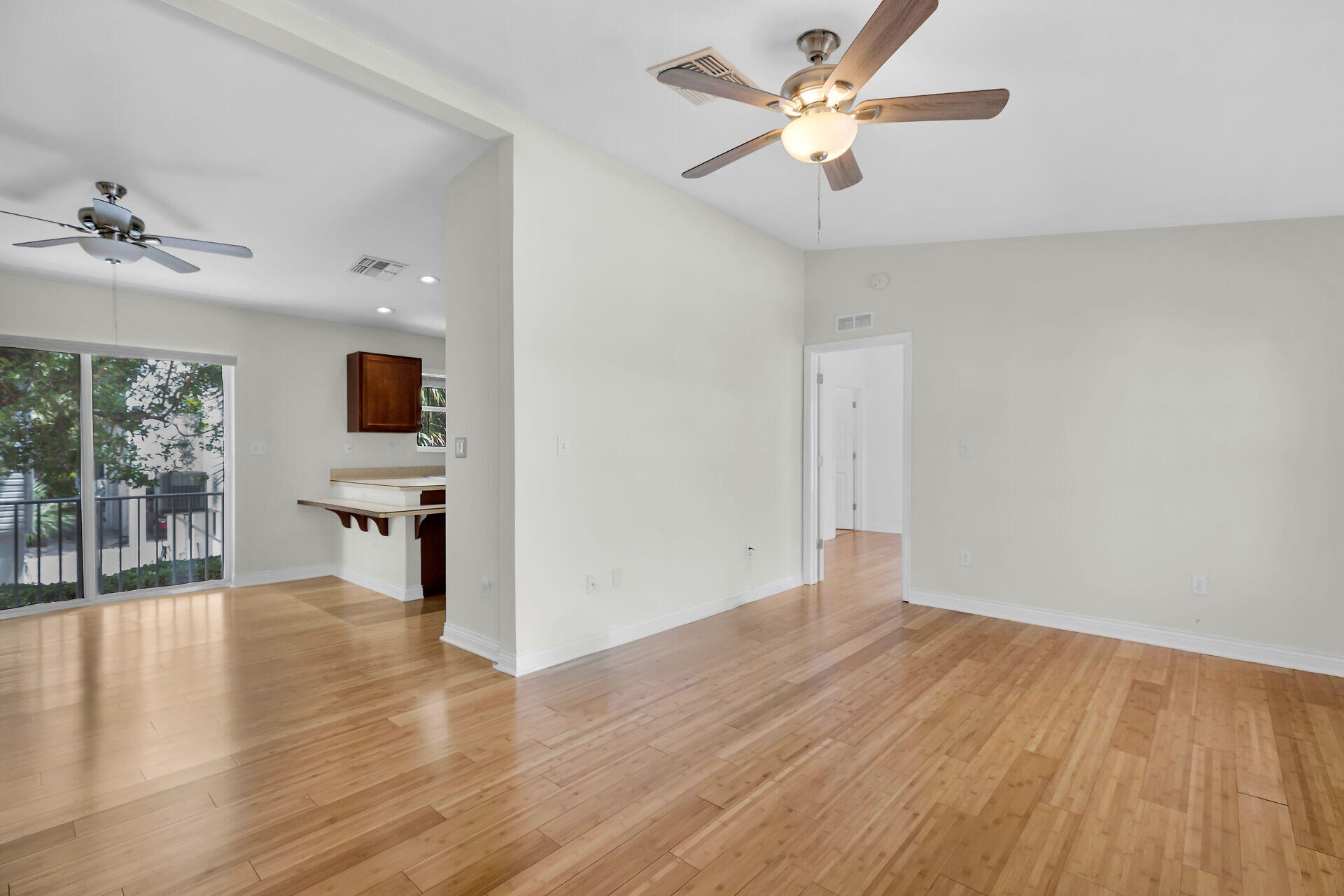 496 James Avenue Property Photo 6