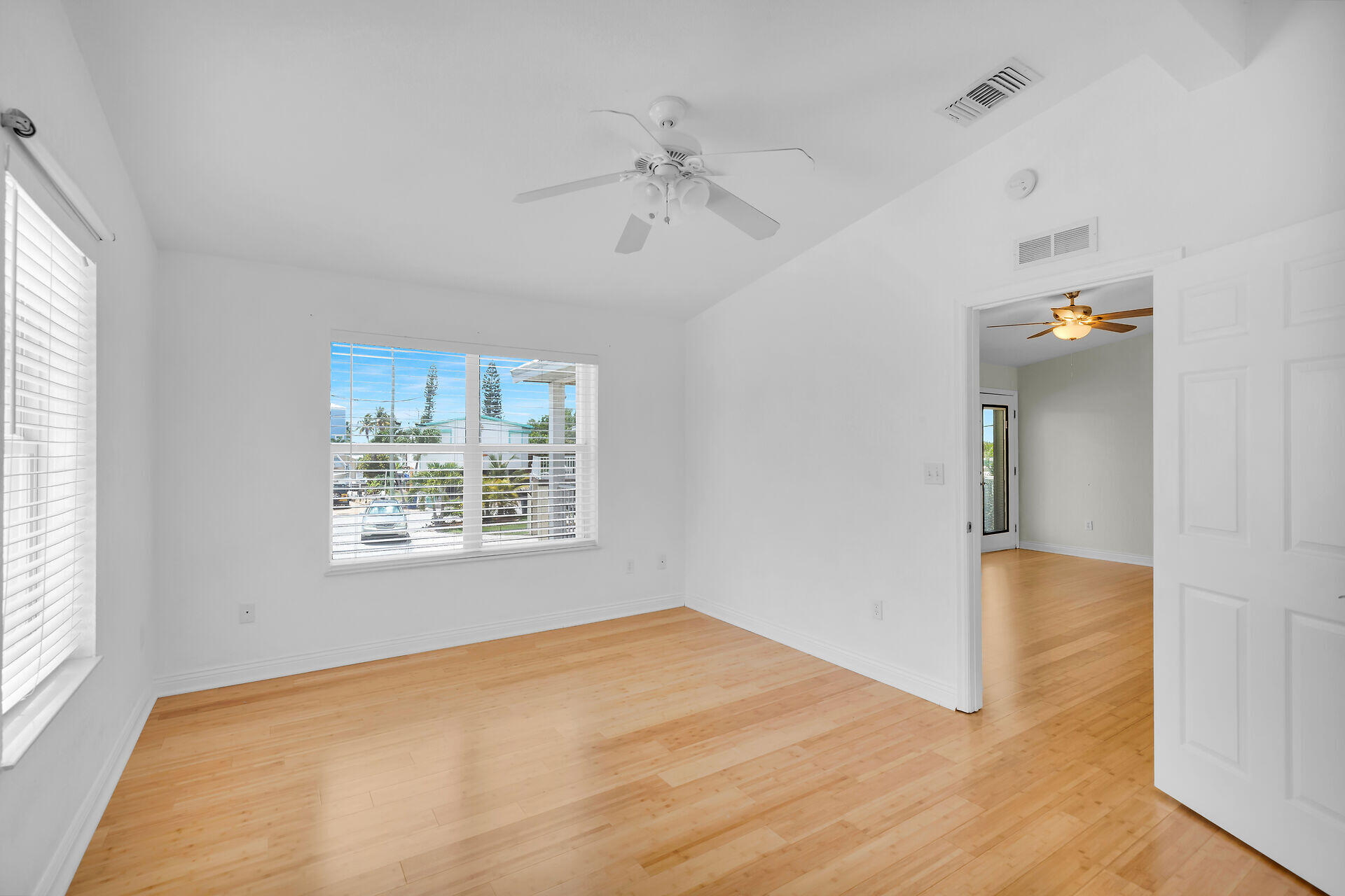 496 James Avenue Property Photo 12