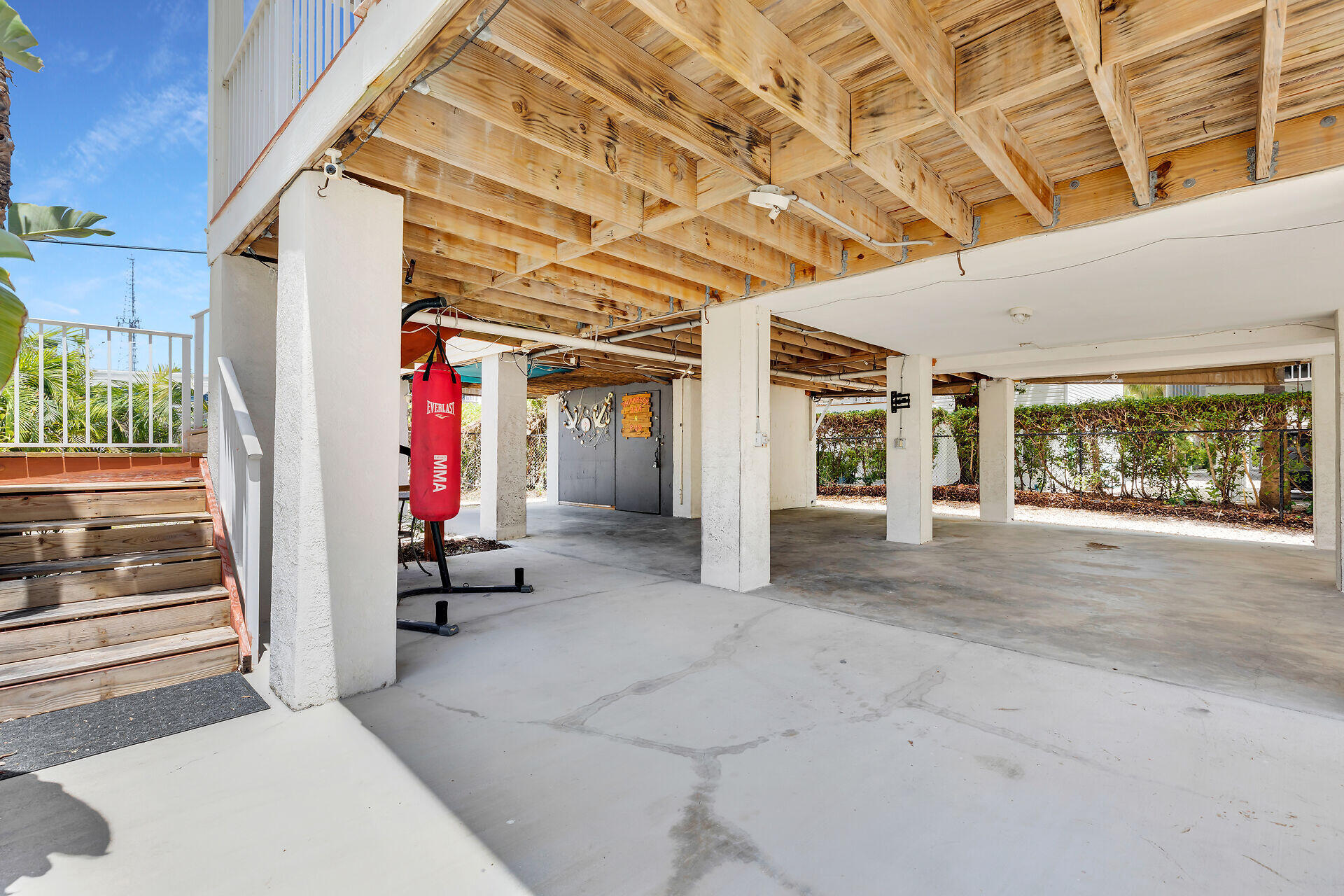 496 James Avenue Property Photo 21