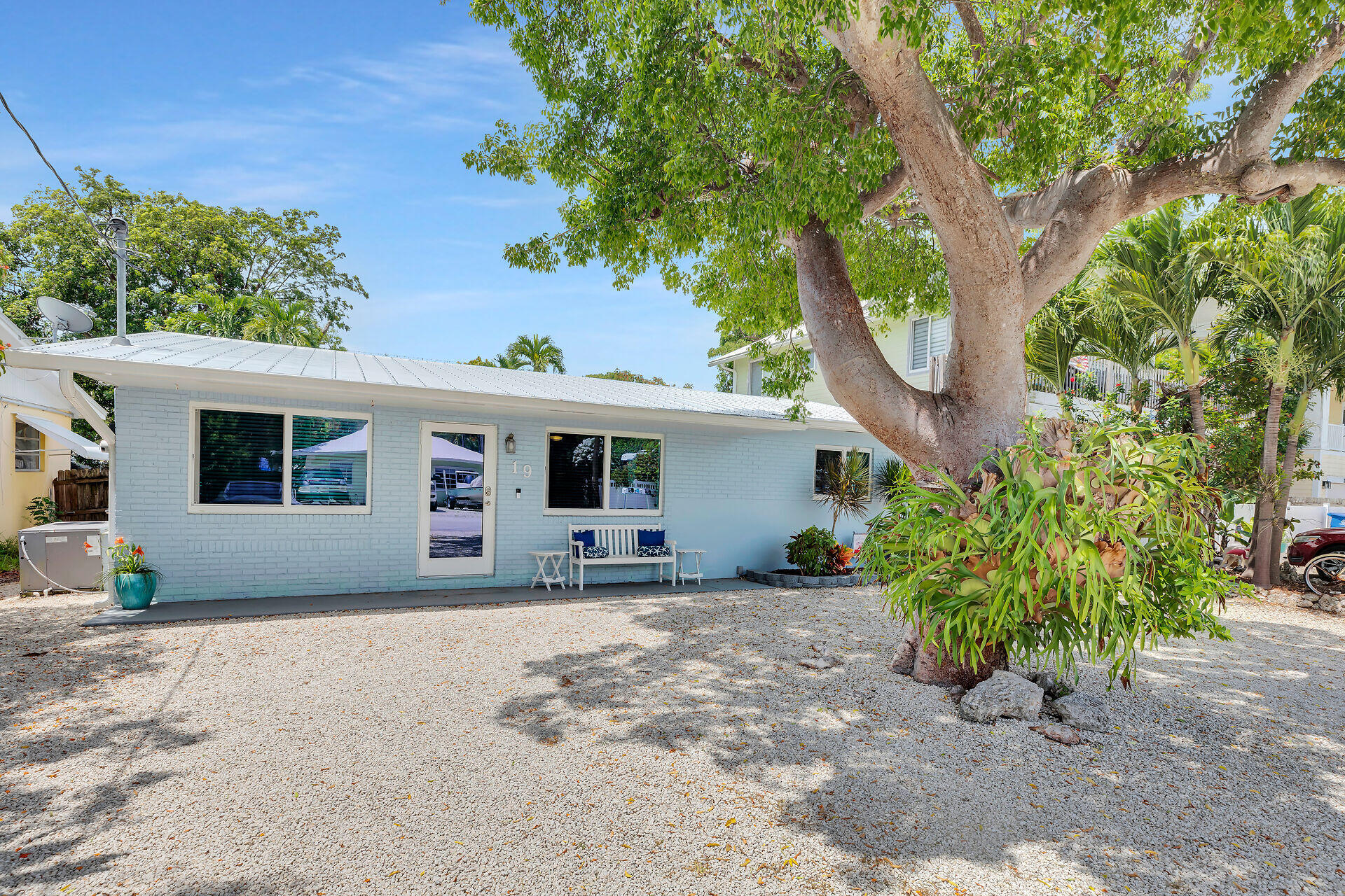 19 Se Marlin Avenue Property Photo 1