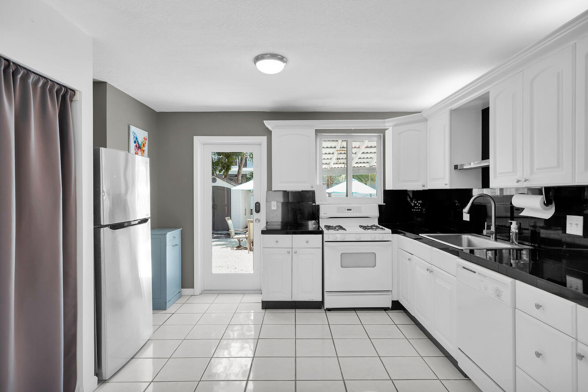 19 Se Marlin Avenue Property Photo 17