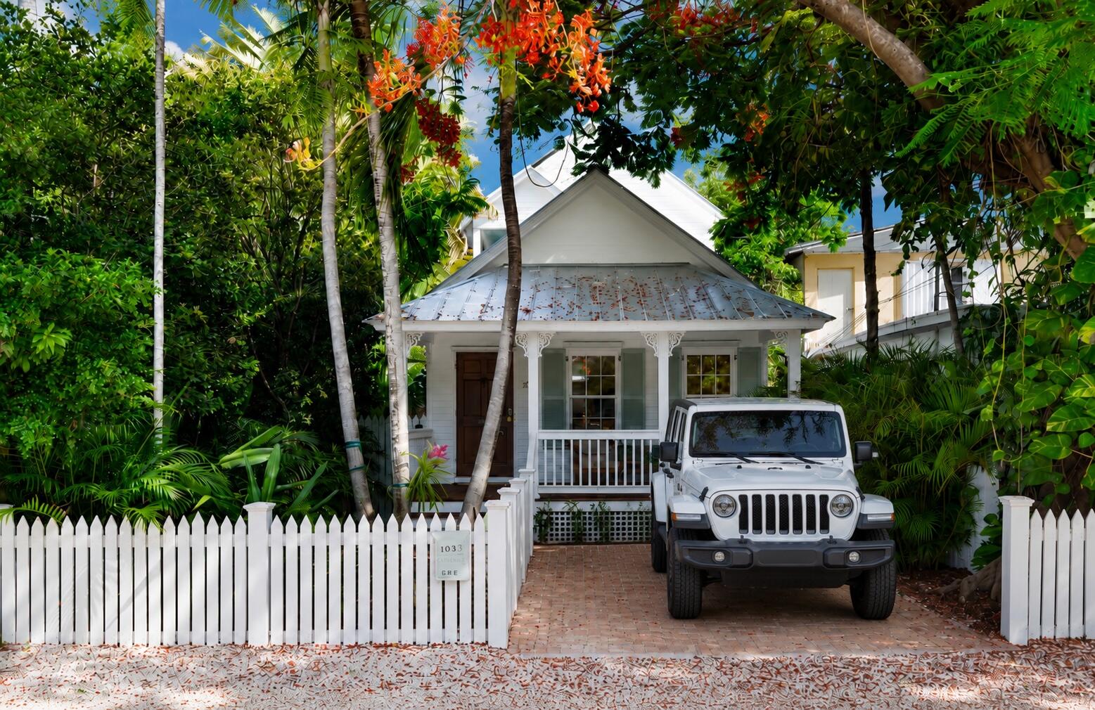 1033 Catherine Street Property Photo 1