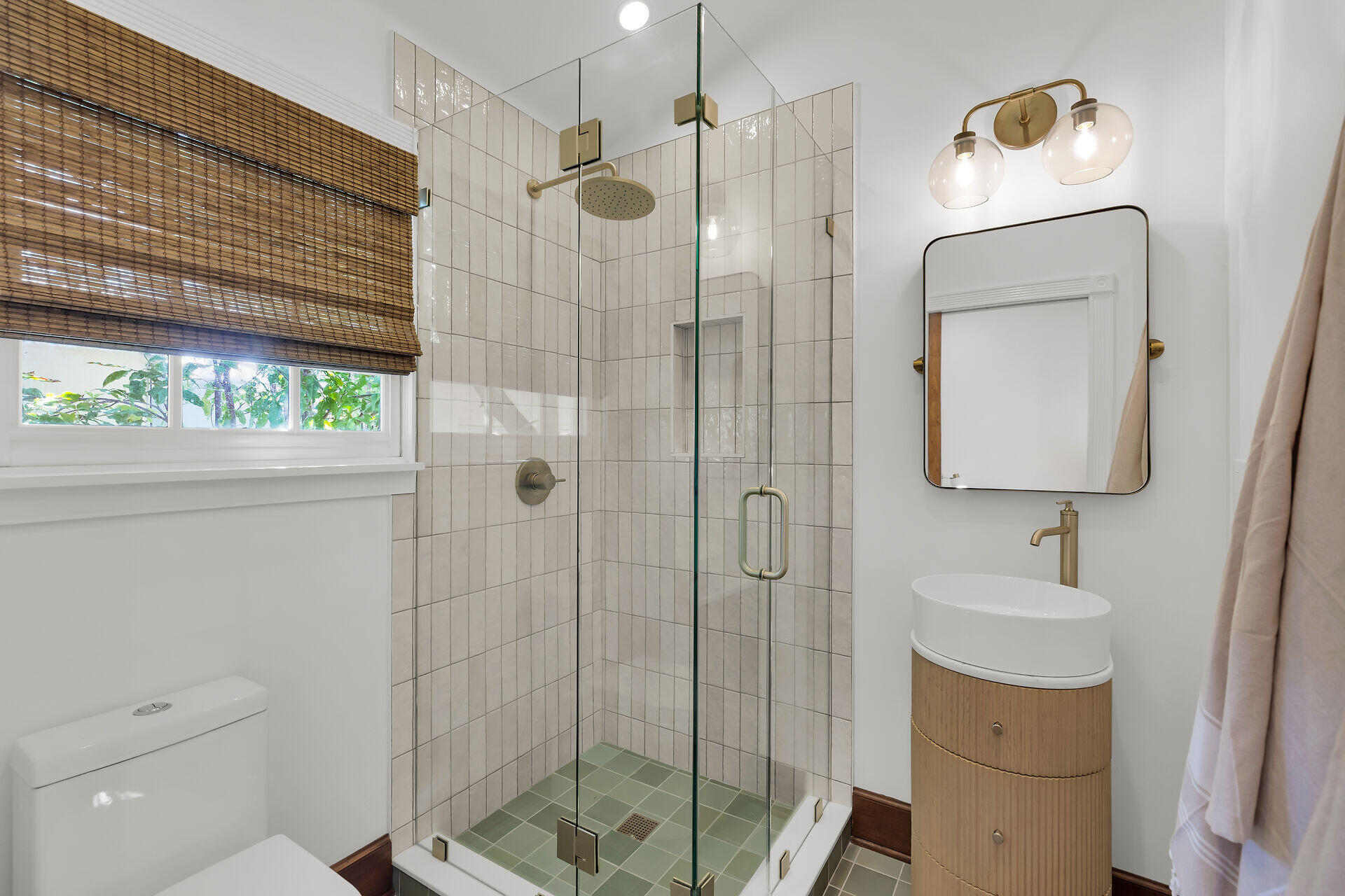 1033 Catherine Street Property Photo 24