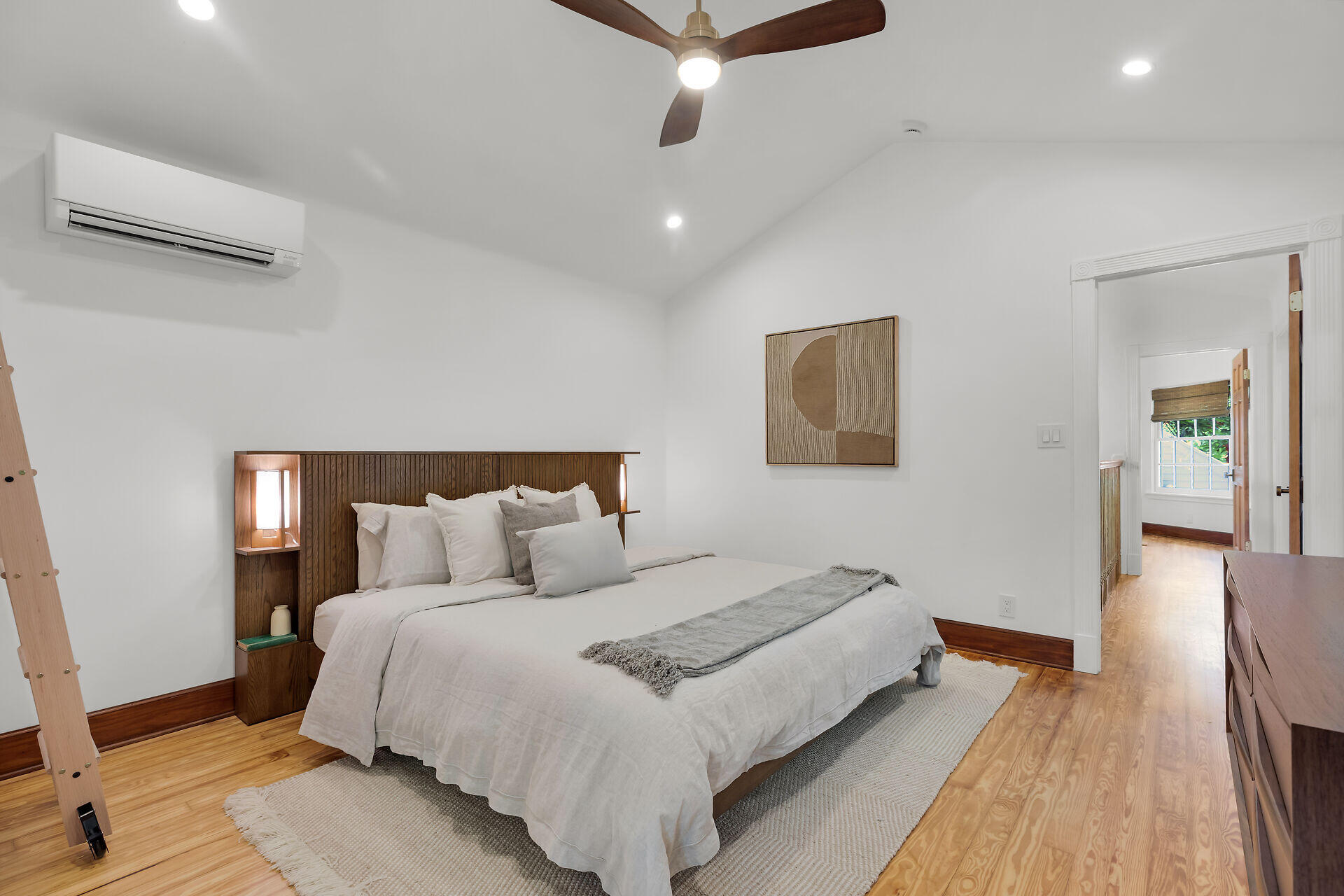 1033 Catherine Street Property Photo 27