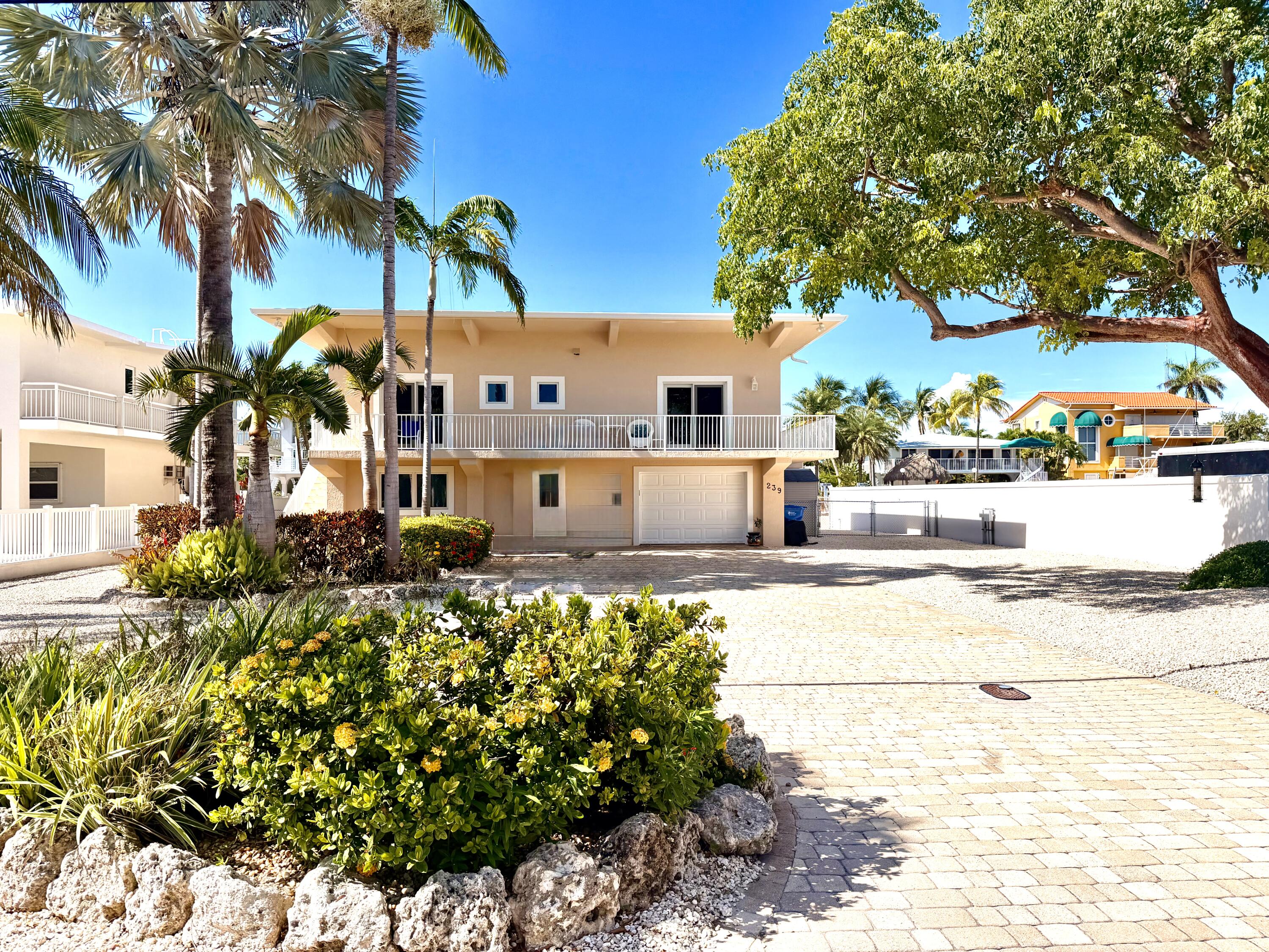 239 Plantation Avenue Property Photo 1