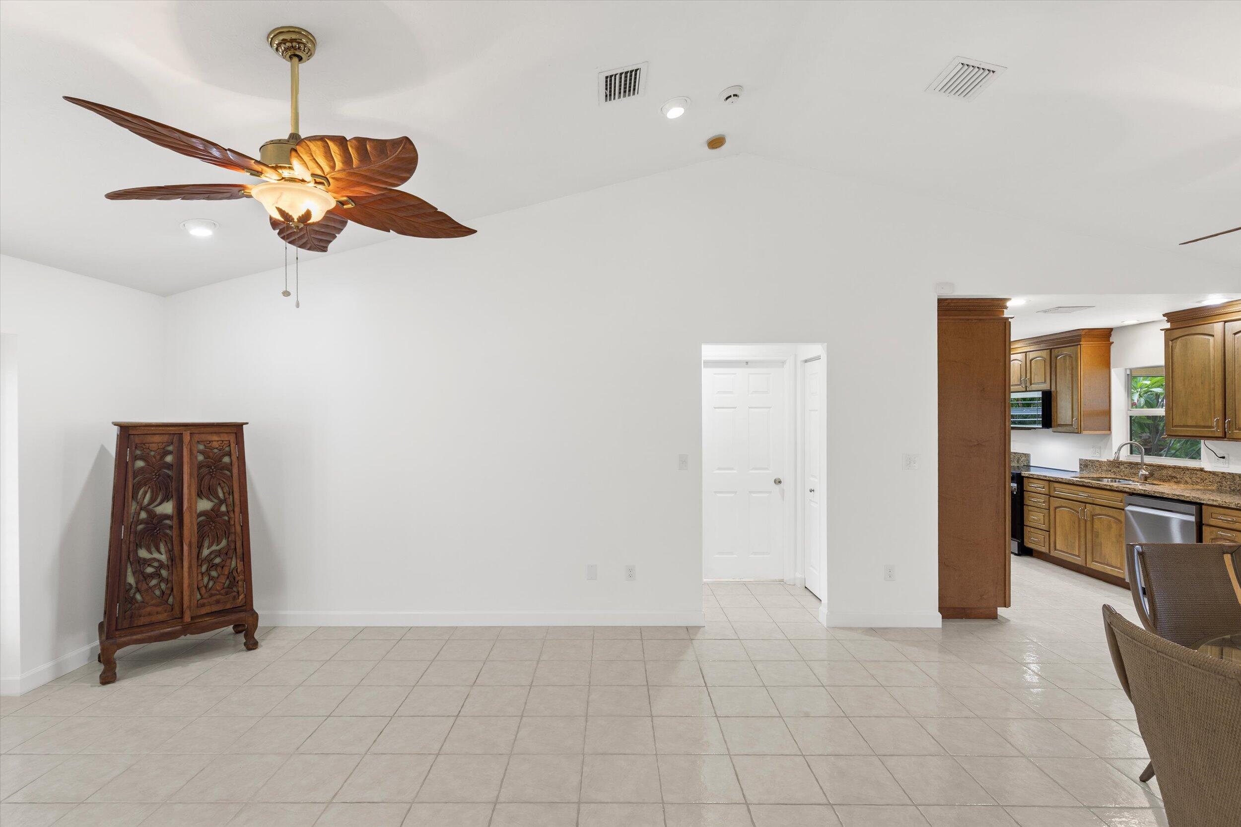 21007 4th Avenue Property Photo 5