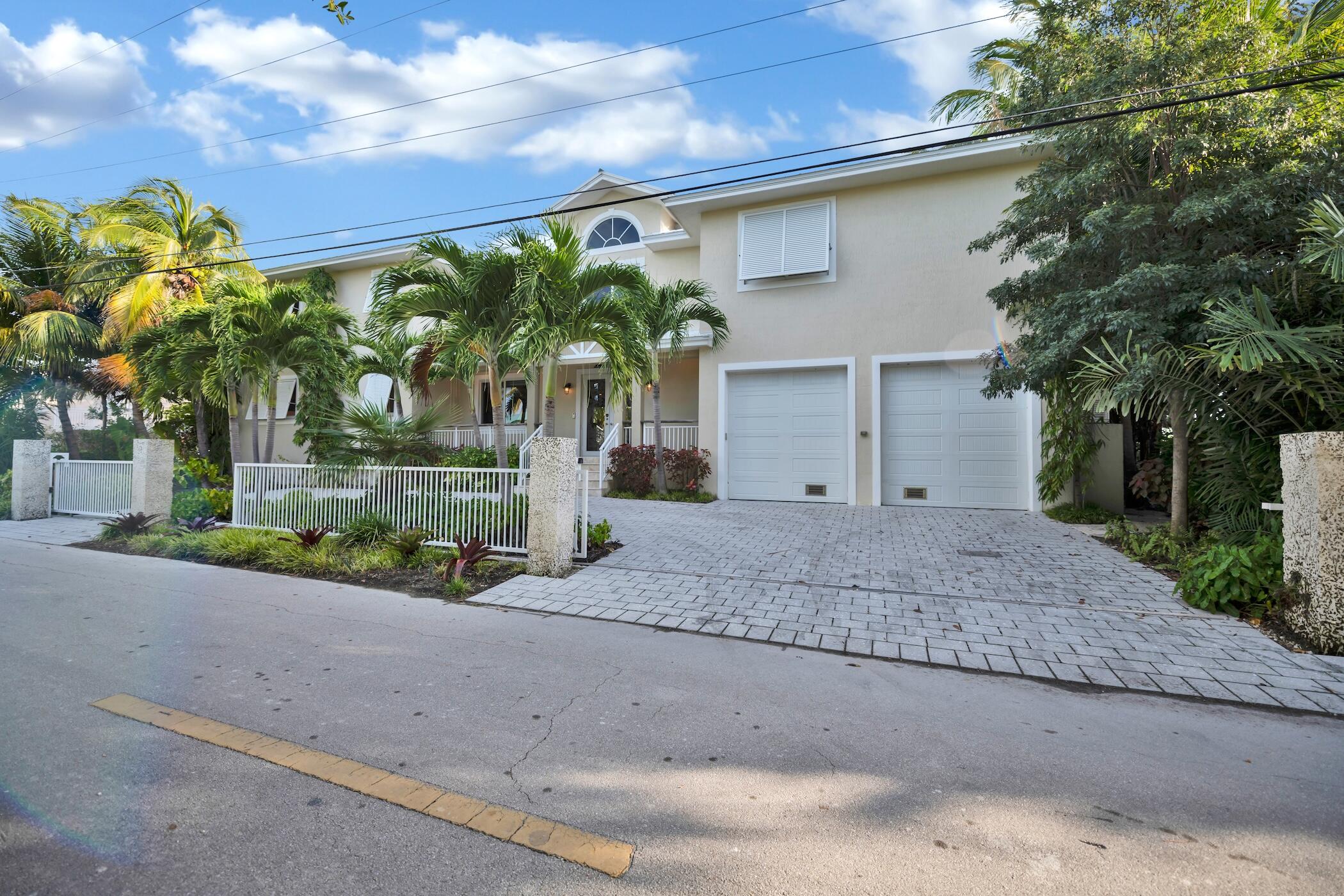 430 Palm Drive Property Photo 9