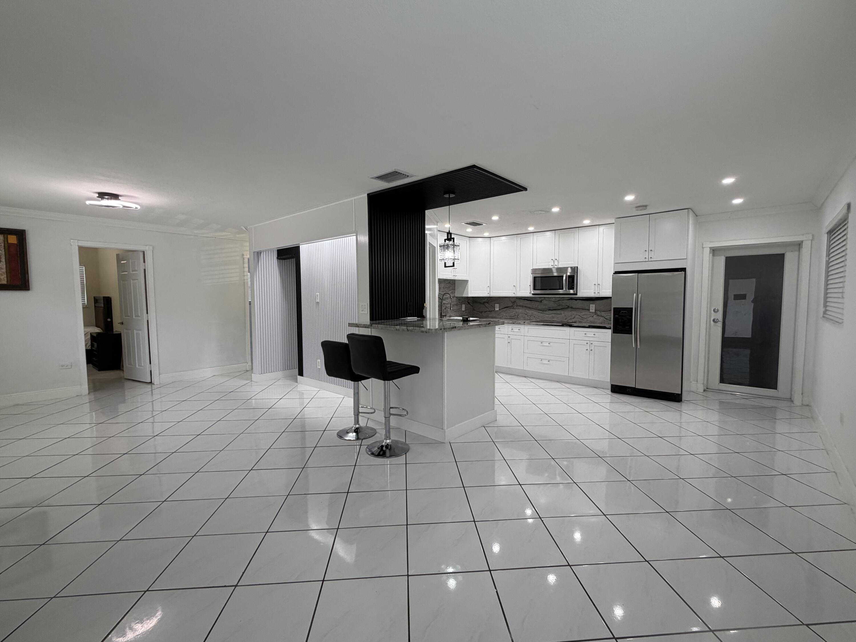 107 Rock Harbor Drive Property Photo 4